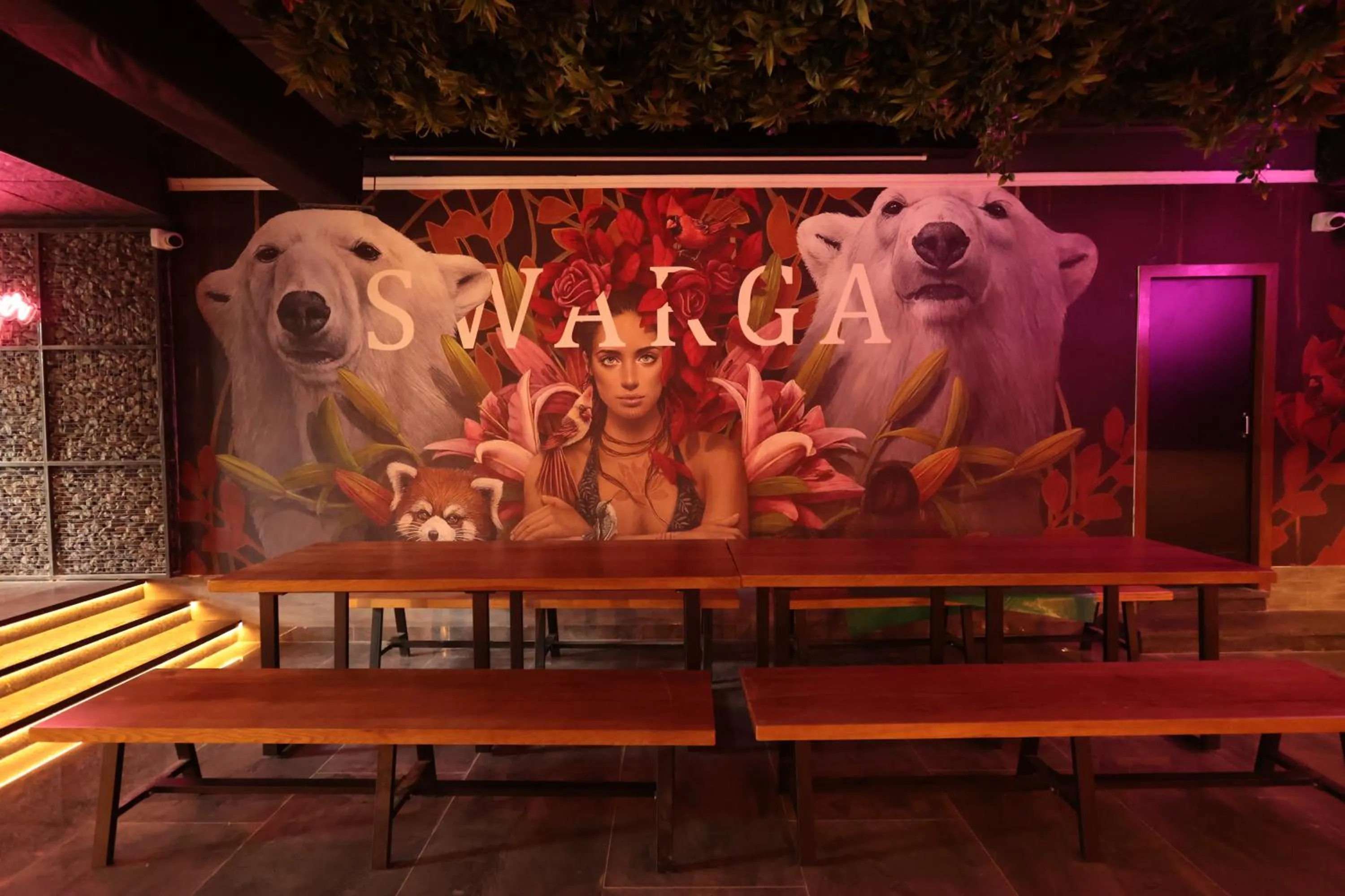 Lounge or bar in Cenneys Gateway - Pride of Salem