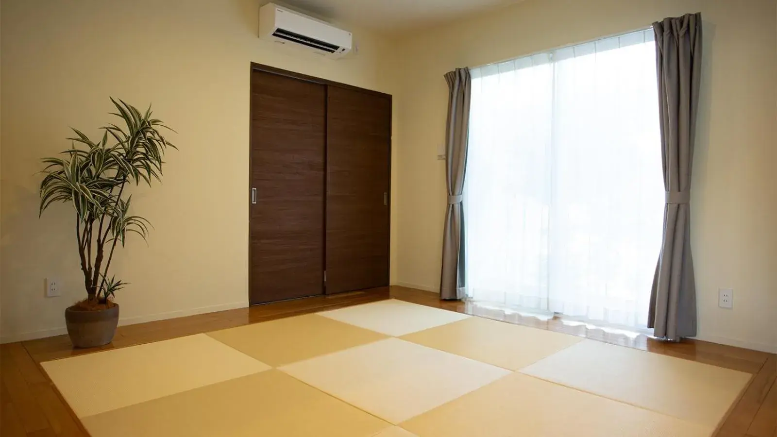 Living room, Bed in Feliz Villa Suite Miyakojima Ueno Living room, Bed in Feliz Villa Suite Miyakojima Ueno