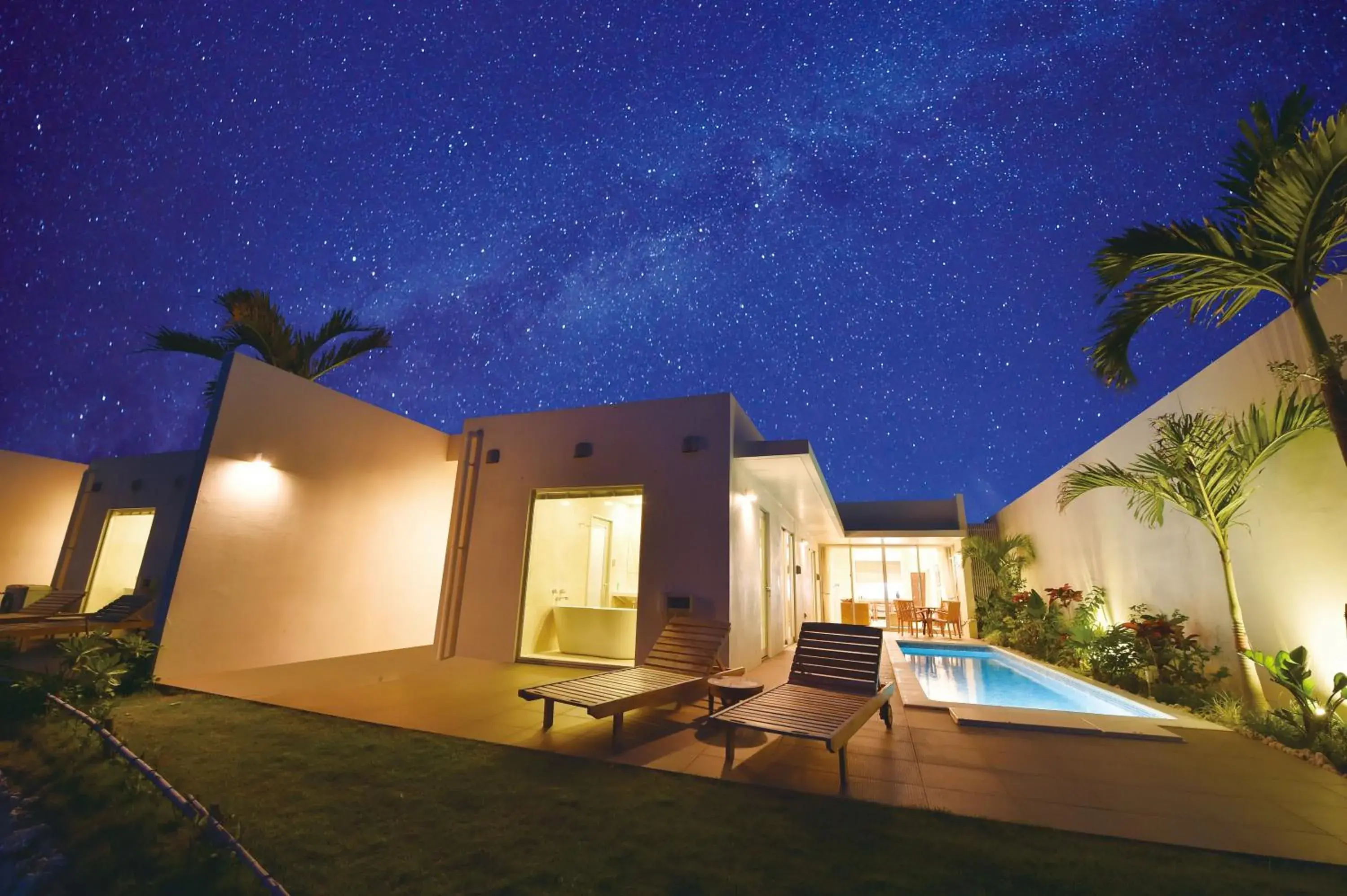 Property building in Feliz Villa Suite Miyakojima Ueno Property building in Feliz Villa Suite Miyakojima Ueno