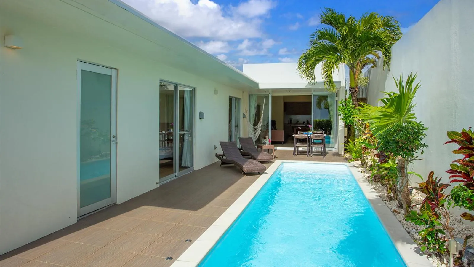 Property building in Feliz Villa Suite Miyakojima Ueno