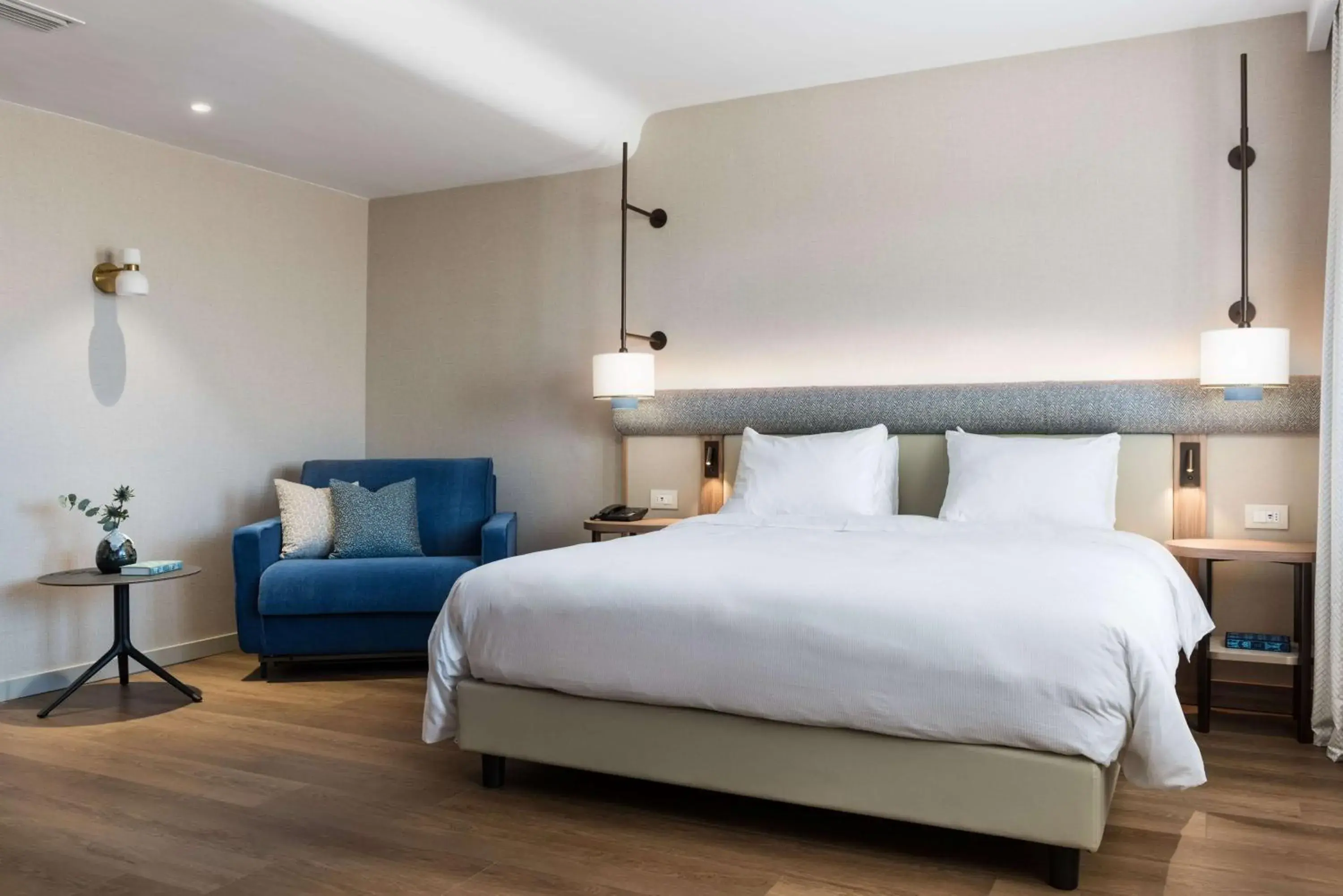 Living room, Bed in Ambasciatori Hotel Venice Mestre, Tapestry Collection by Hilton Living room, Bed in Ambasciatori Hotel Venice Mestre, Tapestry Collection by Hilton