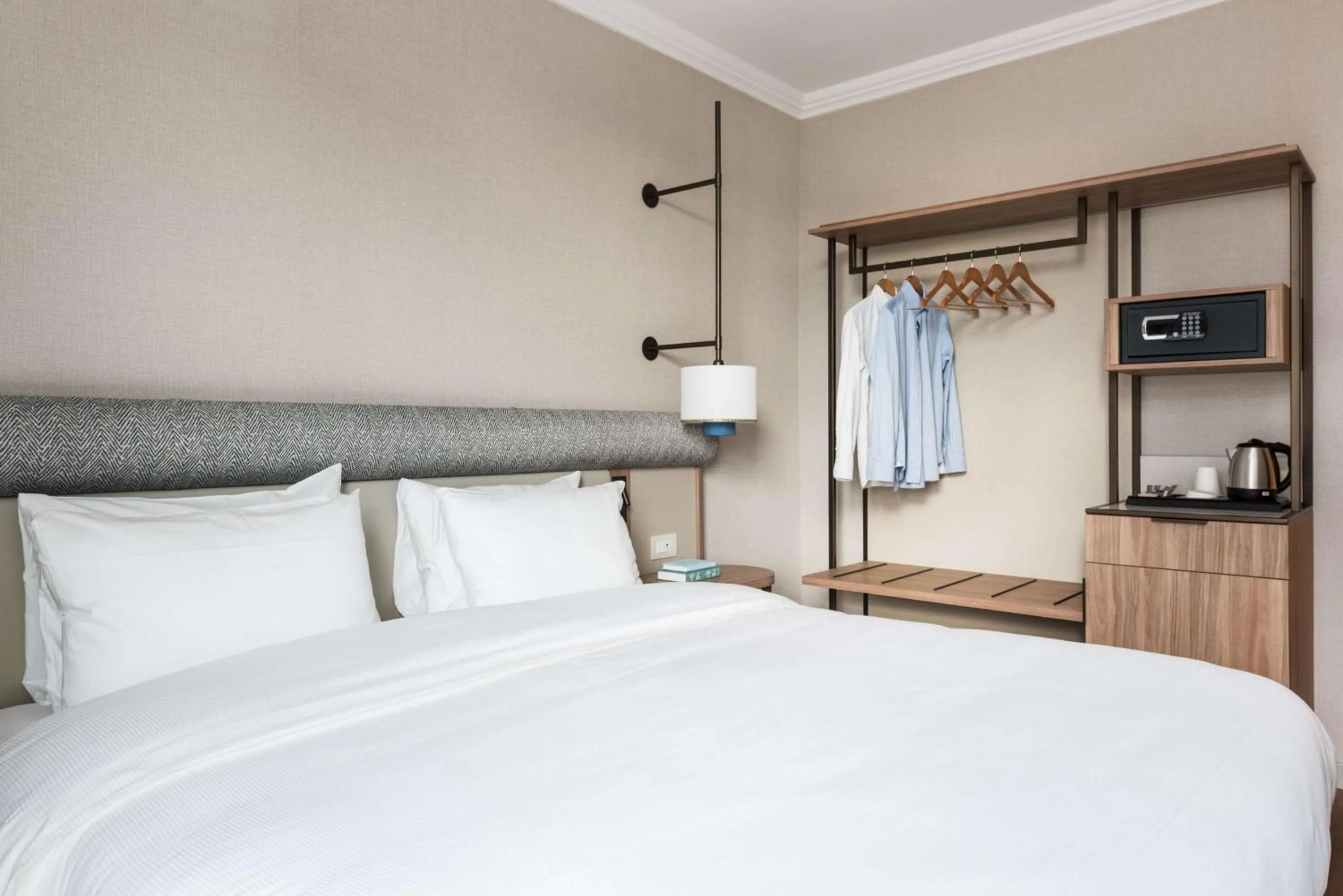 Bed in Ambasciatori Hotel Venice Mestre, Tapestry Collection by Hilton