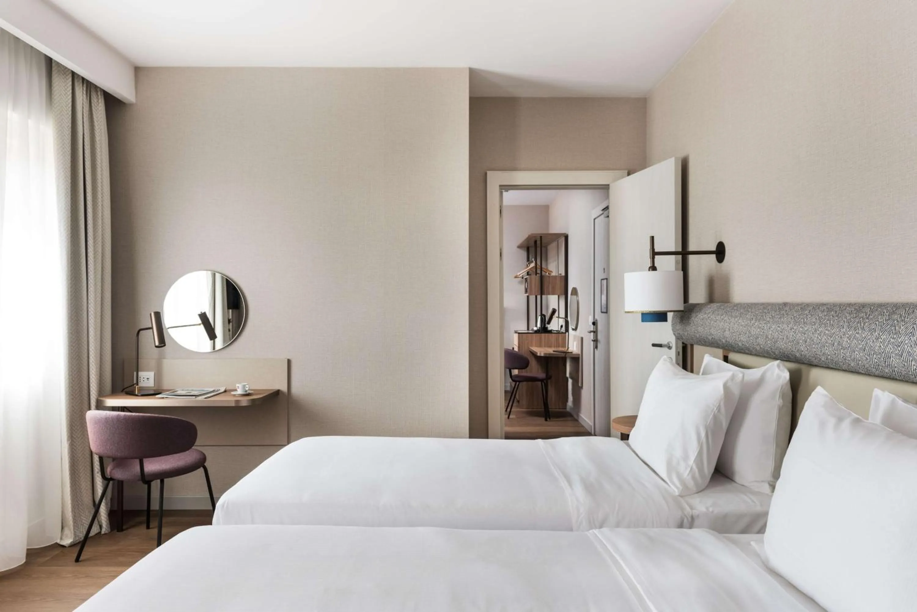 Bedroom, Bed in Ambasciatori Hotel Venice Mestre, Tapestry Collection by Hilton