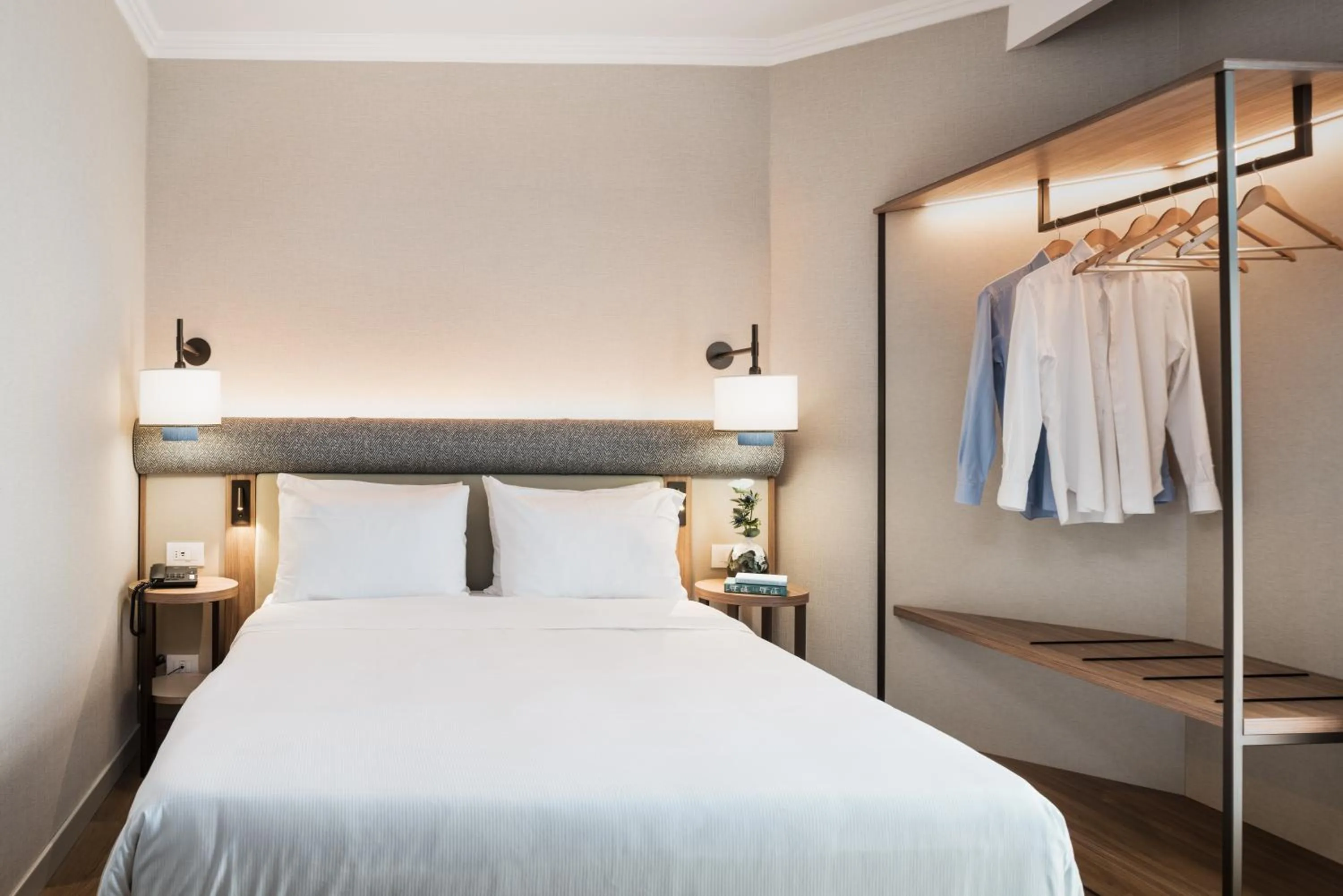 Photo of the whole room, Bed in Ambasciatori Hotel Venice Mestre, Tapestry Collection by Hilton