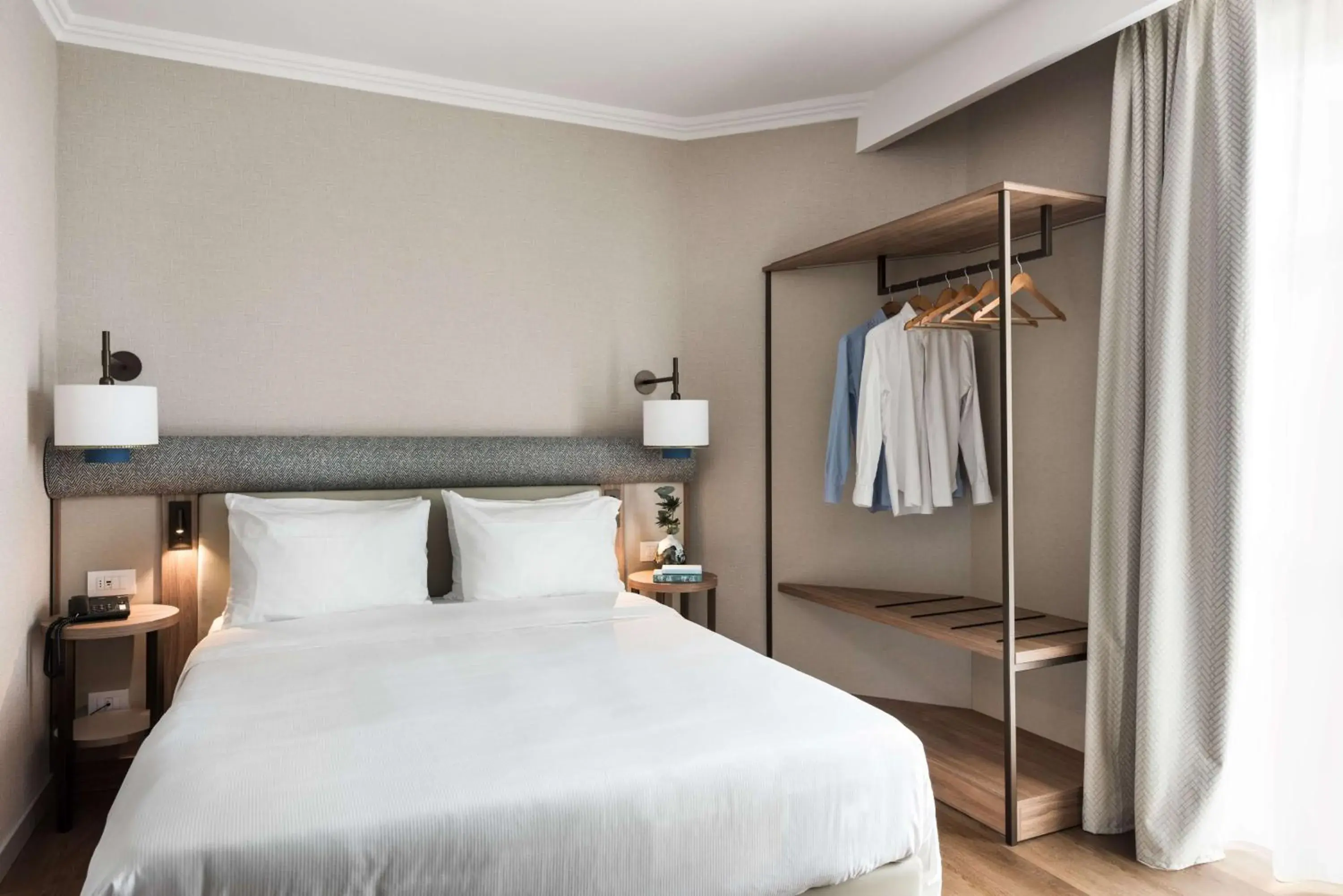 Bed in Ambasciatori Hotel Venice Mestre, Tapestry Collection by Hilton Bed in Ambasciatori Hotel Venice Mestre, Tapestry Collection by Hilton