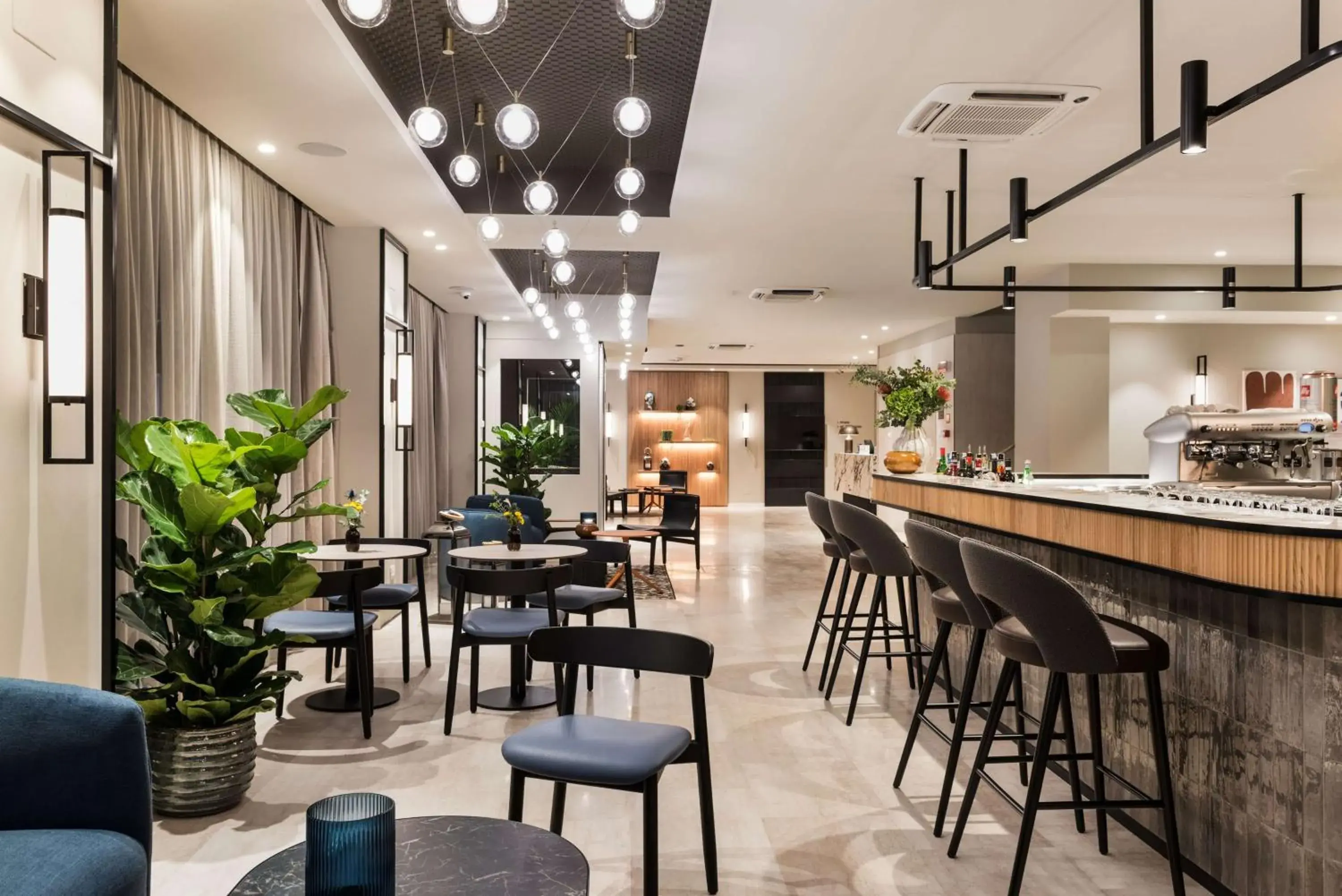 Lounge or bar in Ambasciatori Hotel Venice Mestre, Tapestry Collection by Hilton Lounge or bar in Ambasciatori Hotel Venice Mestre, Tapestry Collection by Hilton