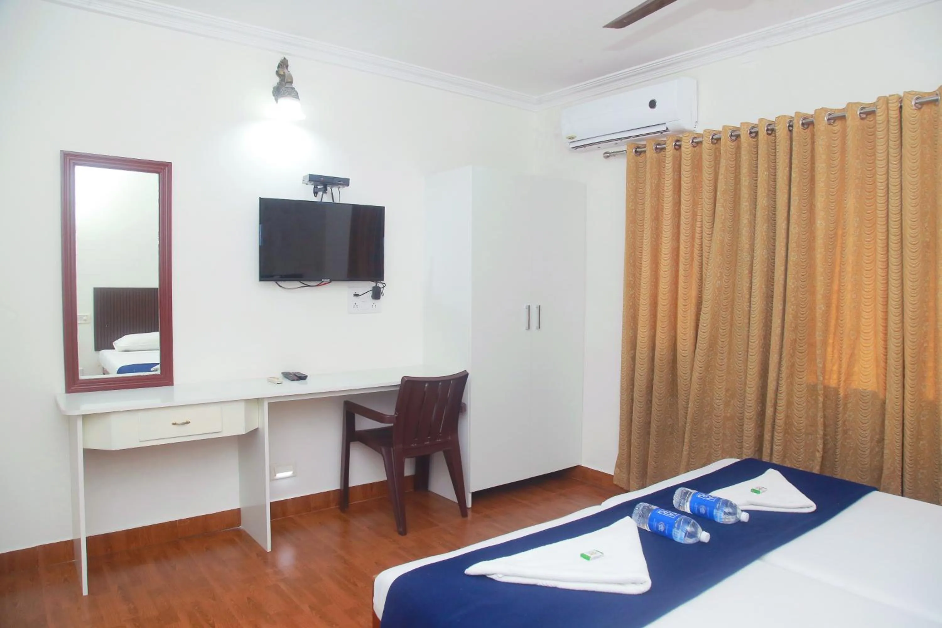 Bed in Hotel Srinivas