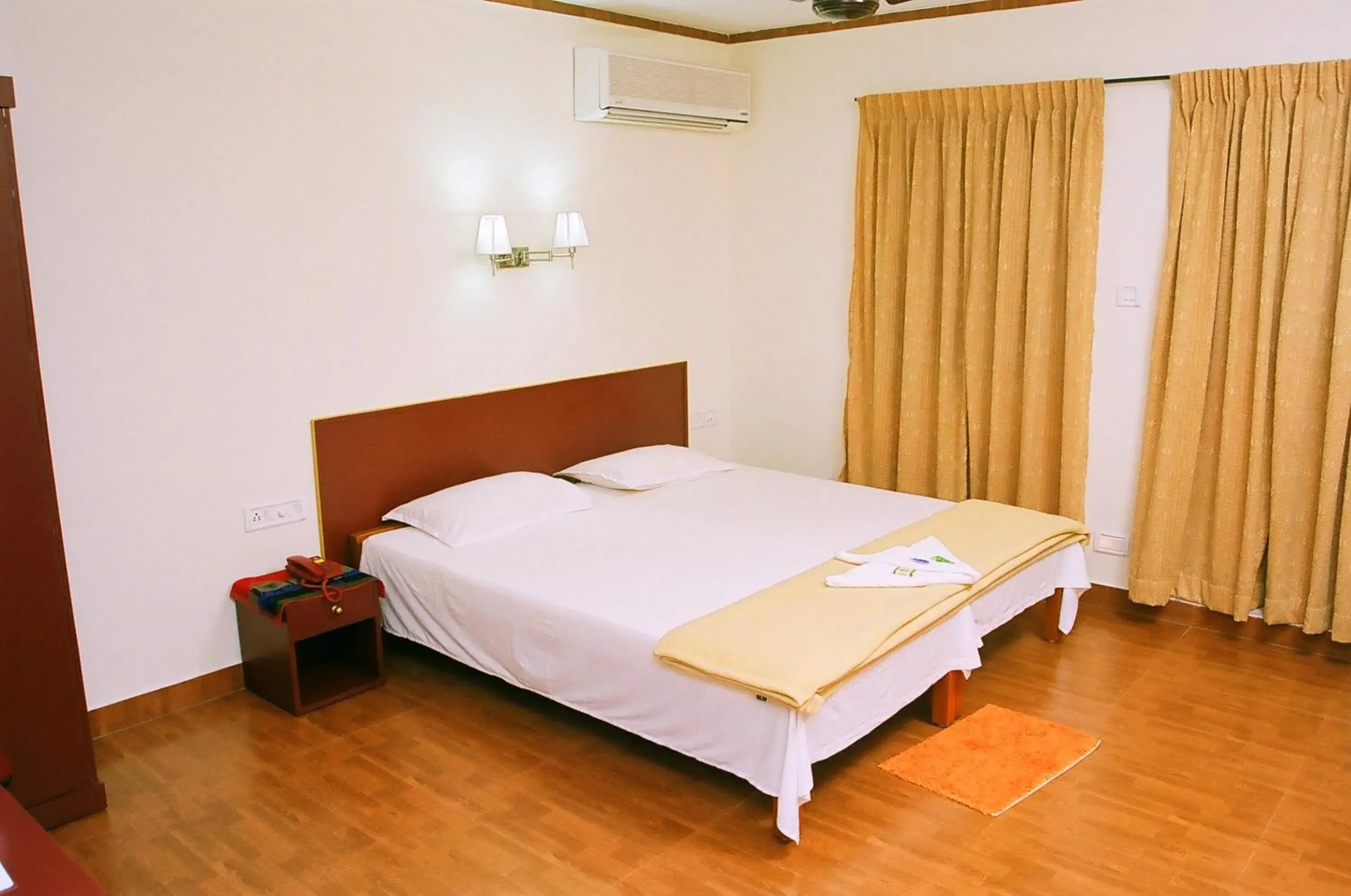 Deluxe Double or Twin Room in Hotel Srinivas Deluxe Double or Twin Room in Hotel Srinivas