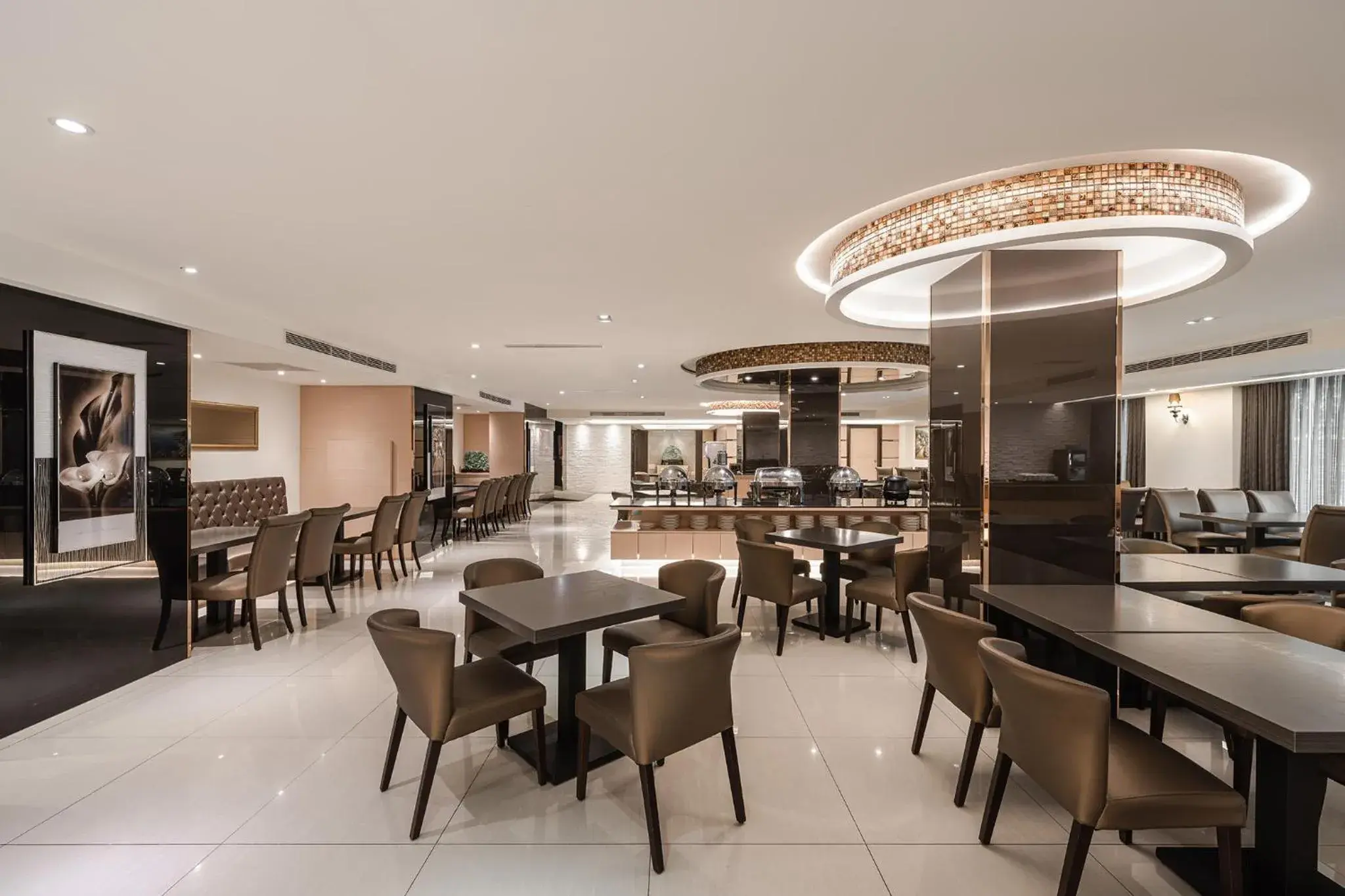 Restaurant/places to eat in Hotel Yoshi Restaurant/places to eat in Hotel Yoshi