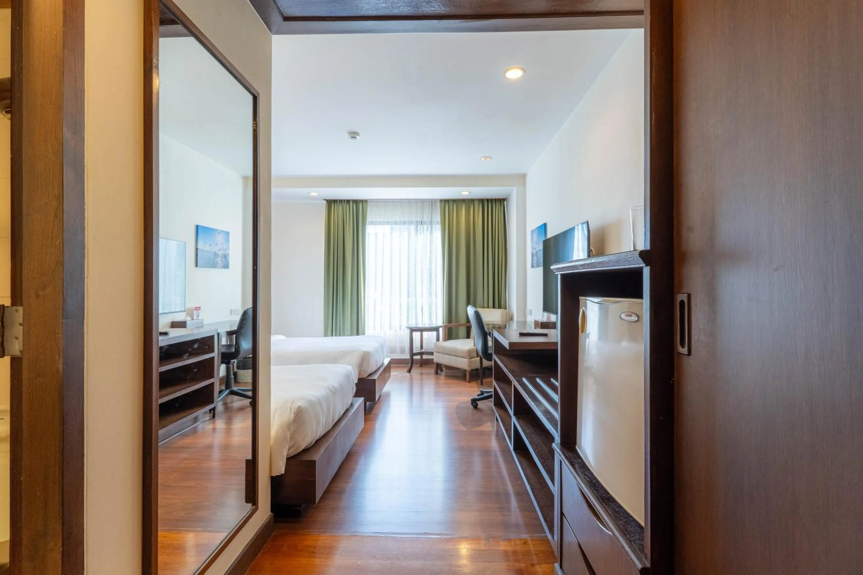 Bed in Journeyhub Sukhumvit 26, Bangkok - Formerly St James Hotel