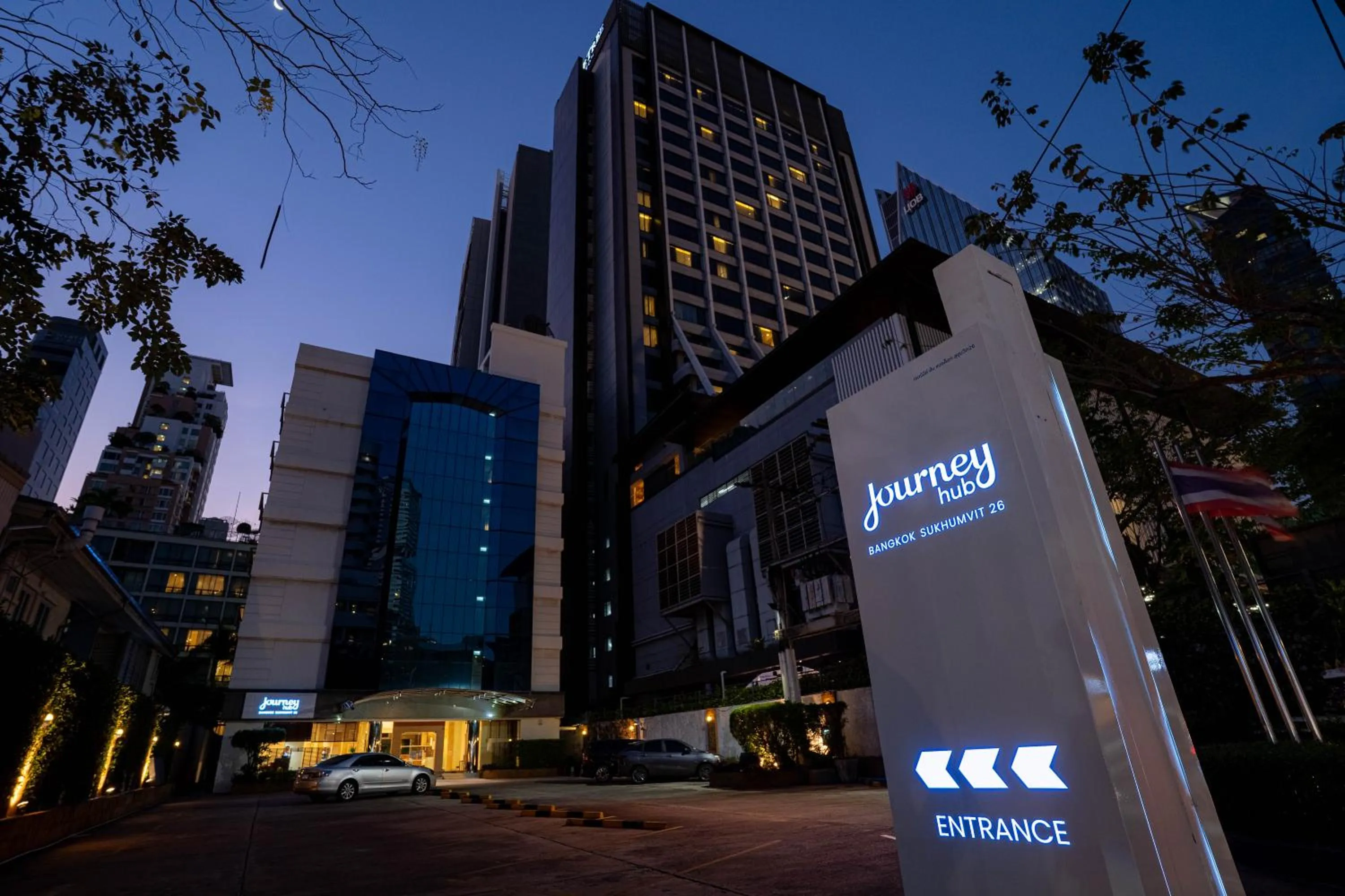 Property building in Journeyhub Sukhumvit 26, Bangkok - Formerly St James Hotel