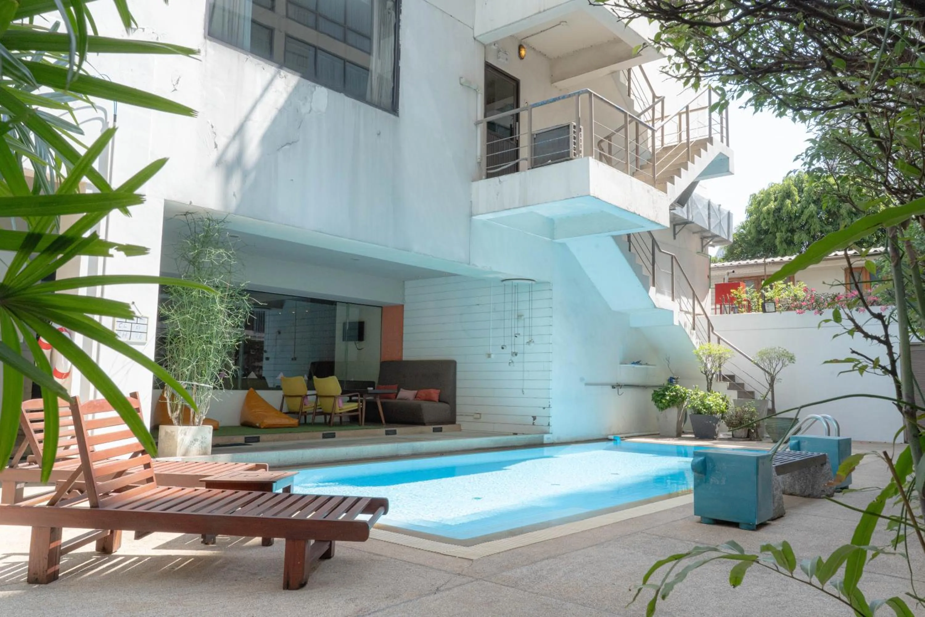 Swimming pool in Journeyhub Sukhumvit 26, Bangkok - Formerly St James Hotel