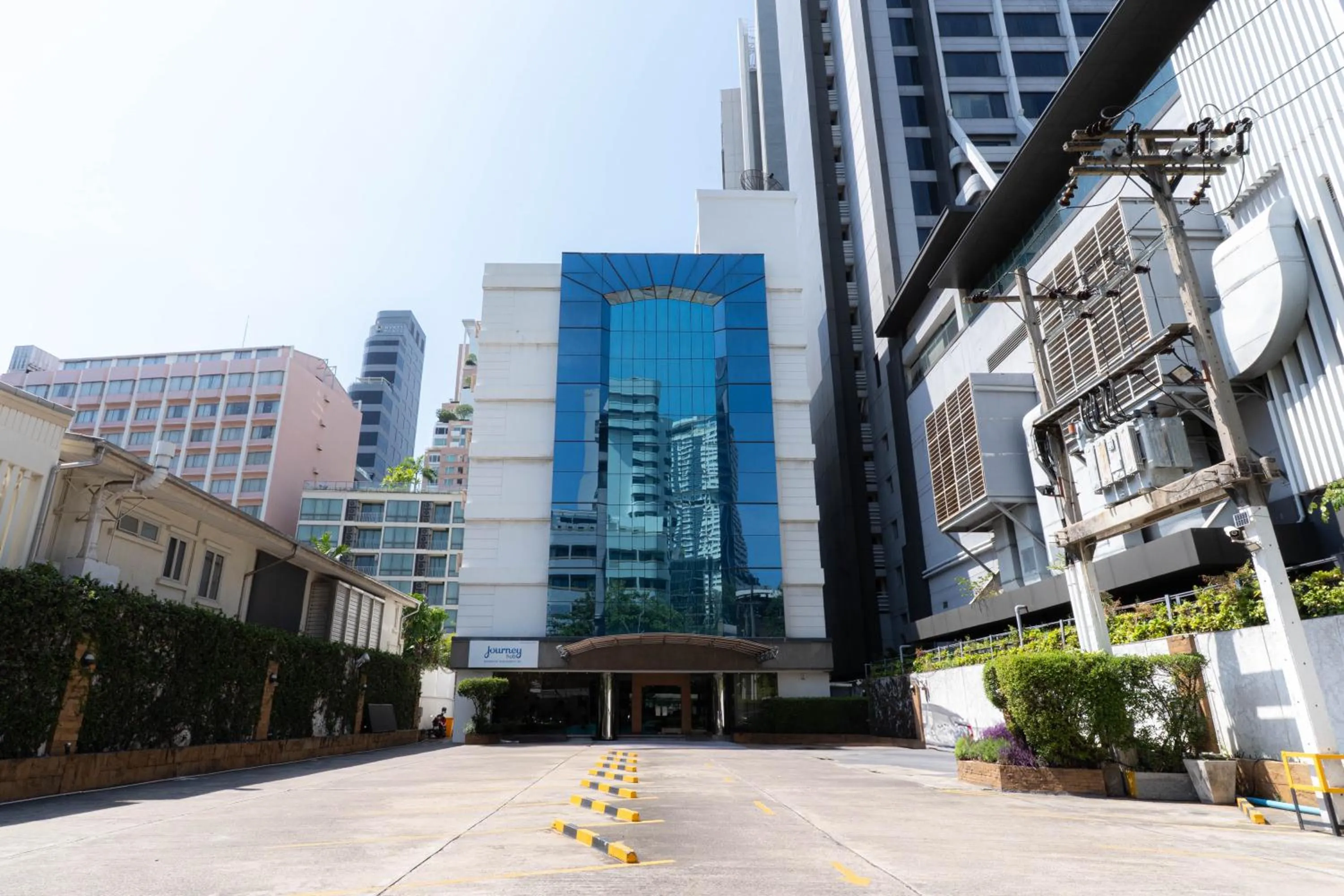 Property building in Journeyhub Sukhumvit 26, Bangkok - Formerly St James Hotel