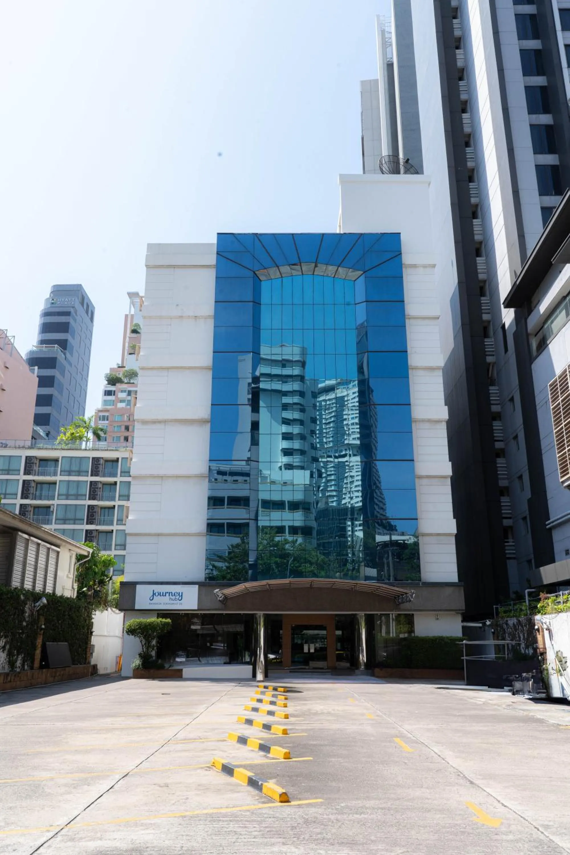 Property building in Journeyhub Sukhumvit 26, Bangkok - Formerly St James Hotel