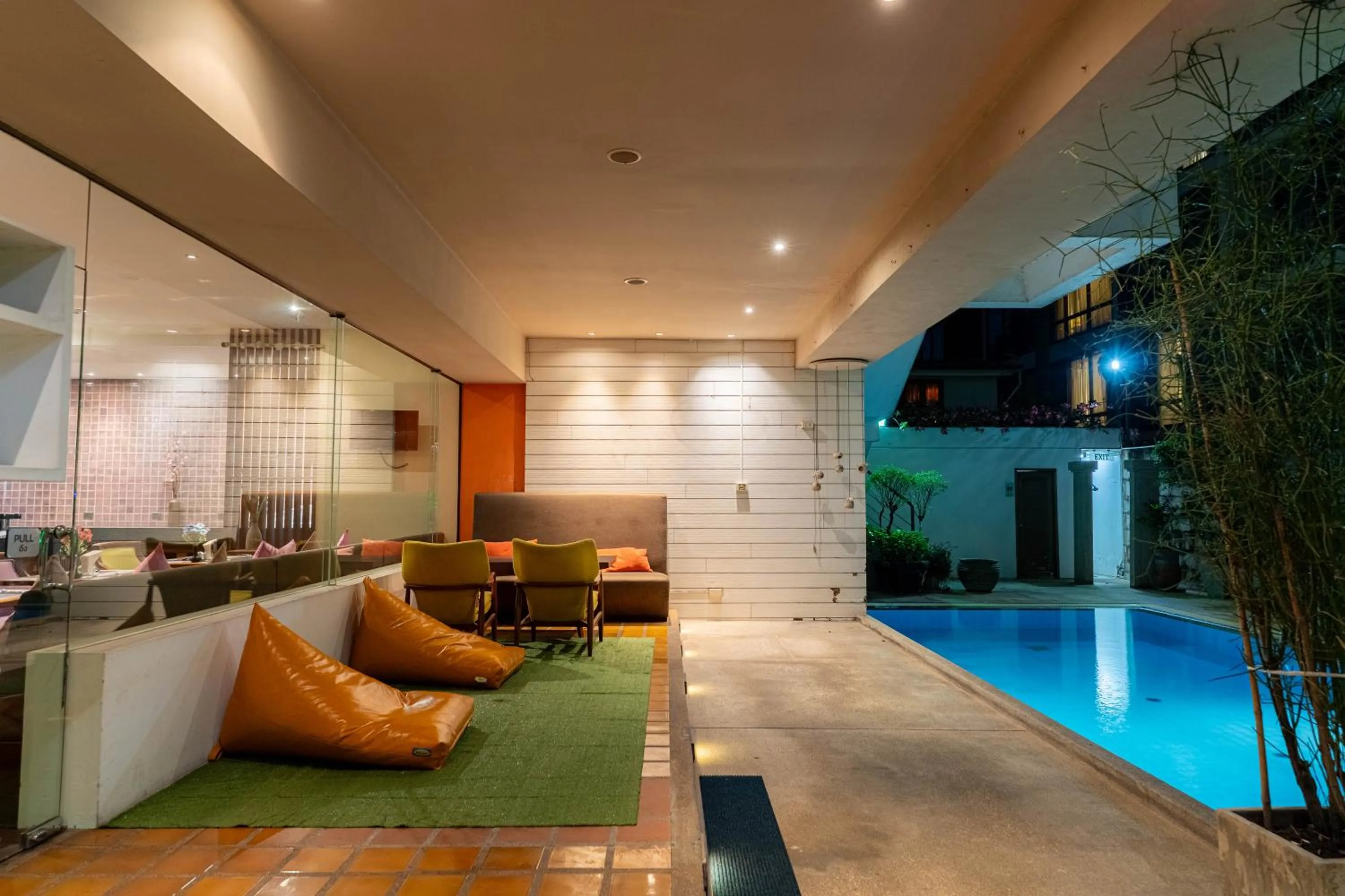 Swimming pool in Journeyhub Sukhumvit 26, Bangkok - Formerly St James Hotel
