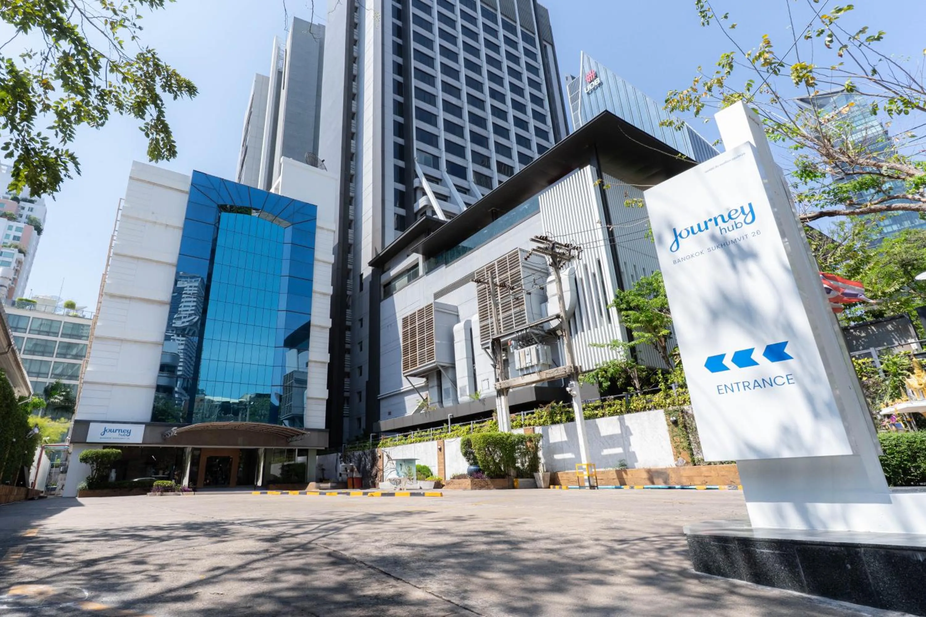 Property building in Journeyhub Sukhumvit 26, Bangkok - Formerly St James Hotel