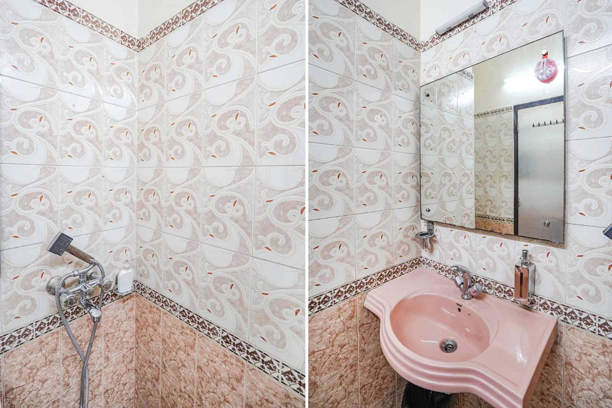 Bathroom in FabHotel Rivlet Premium - Nr Jama Masjid and Red Fort