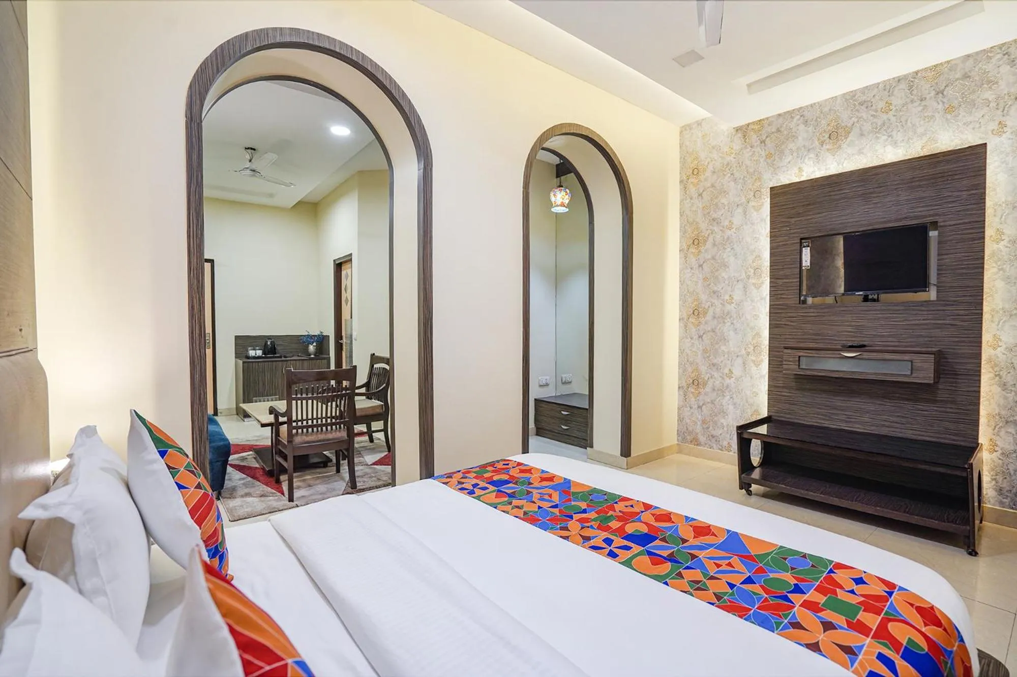Bed in FabHotel Rivlet Premium - Nr Jama Masjid and Red Fort