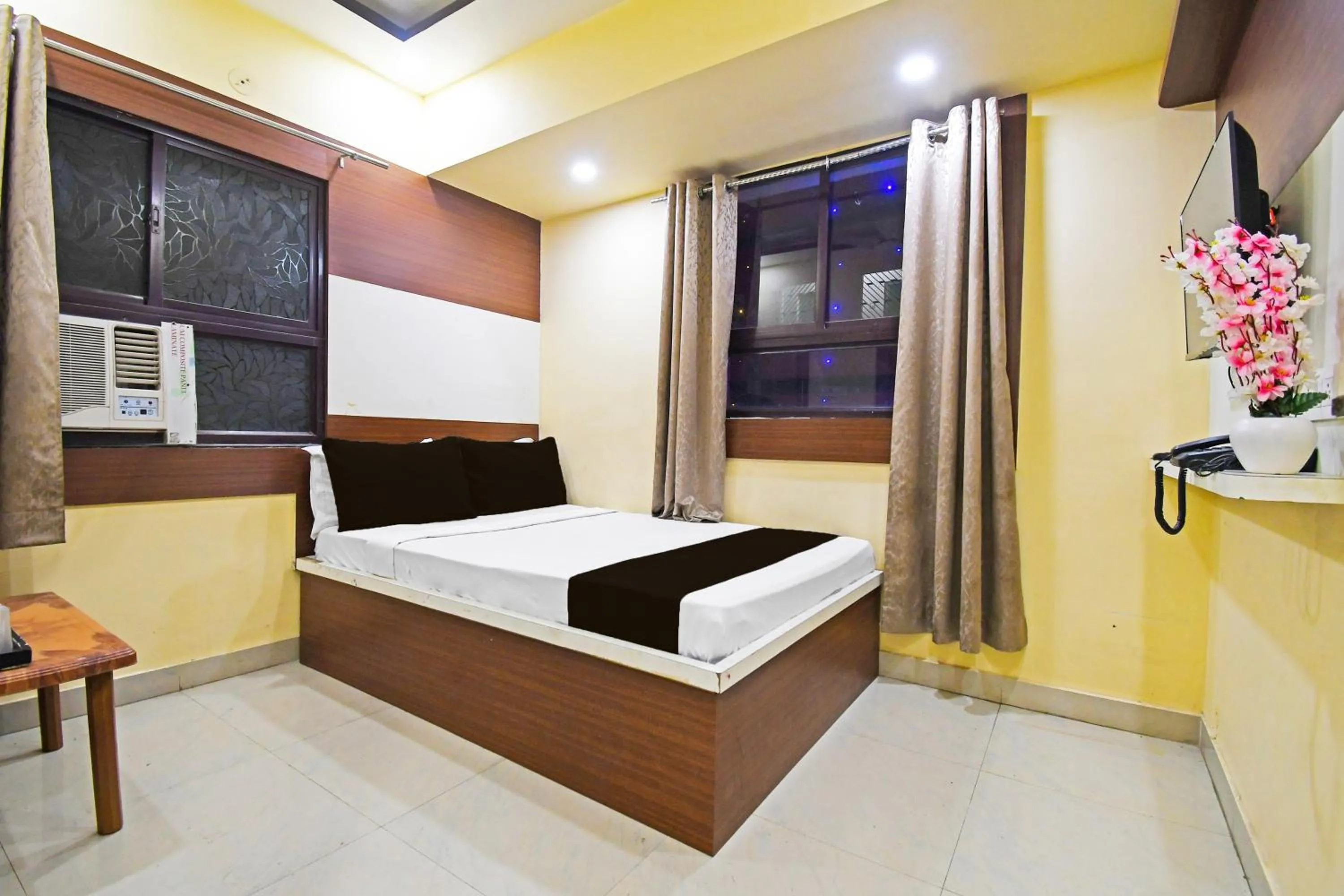 Bedroom, Bed in Hotel O Atithi Restro And Cafe