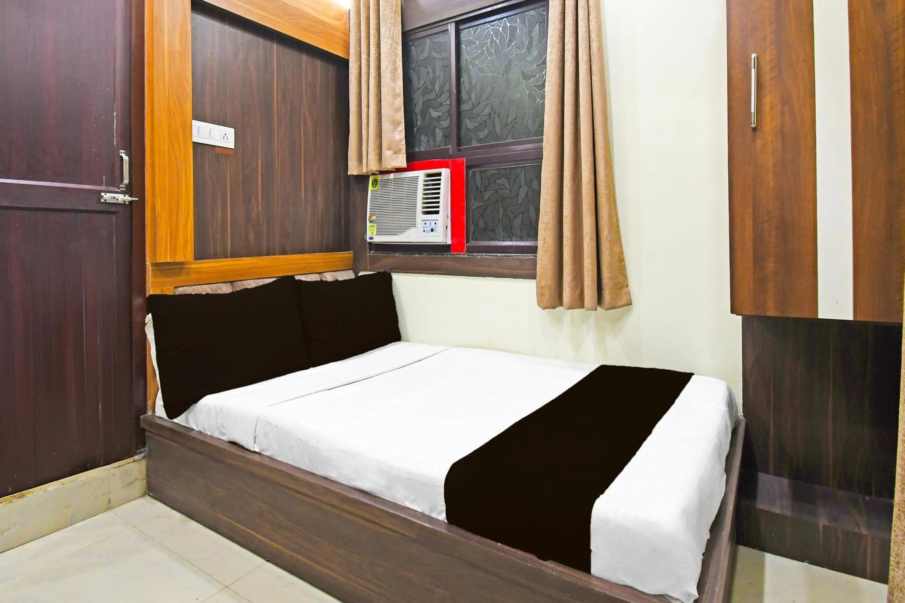 Bedroom, Bed in Hotel O Atithi Restro And Cafe