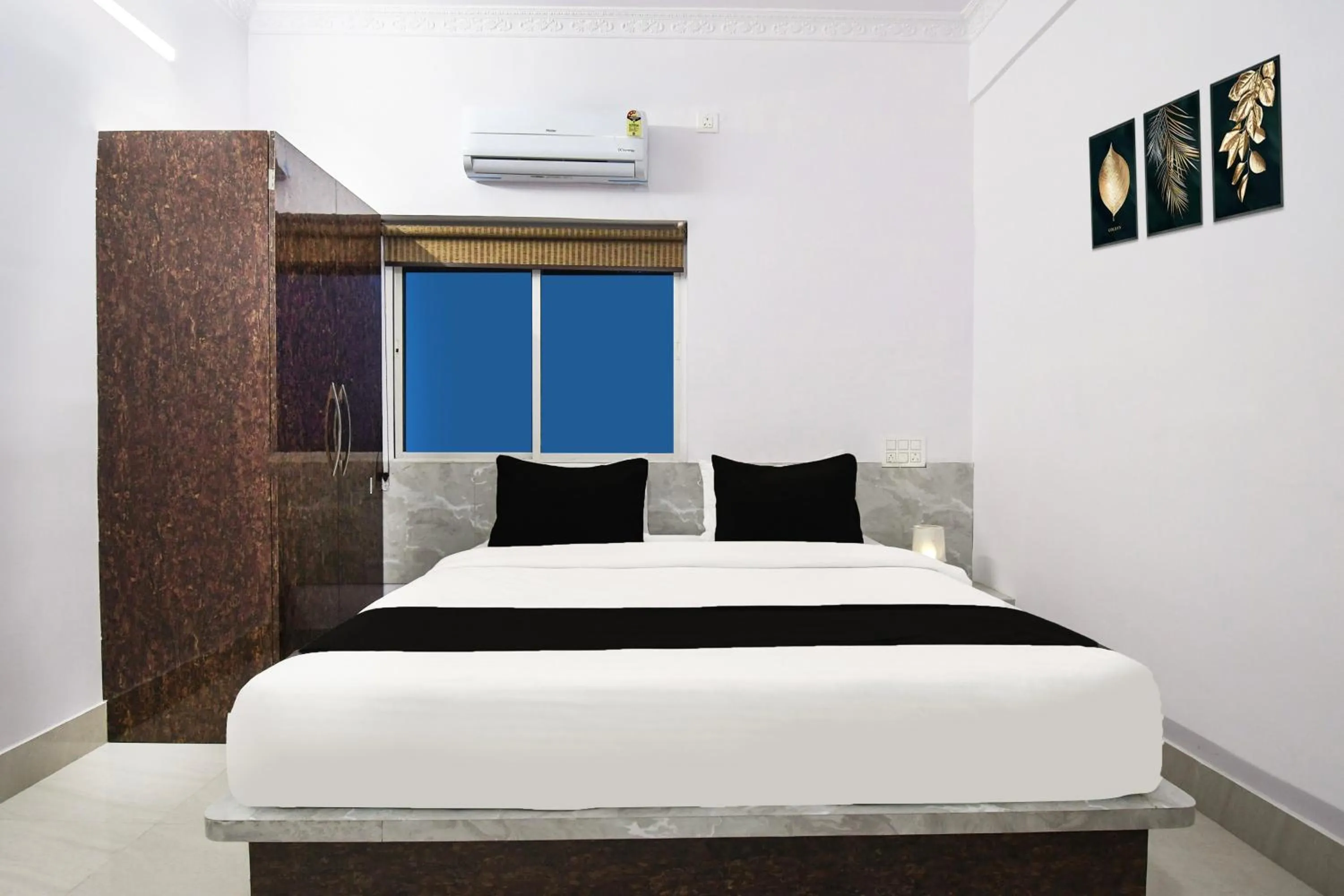 Bedroom, Bed in Super Hotel O Radha Krishna Residency