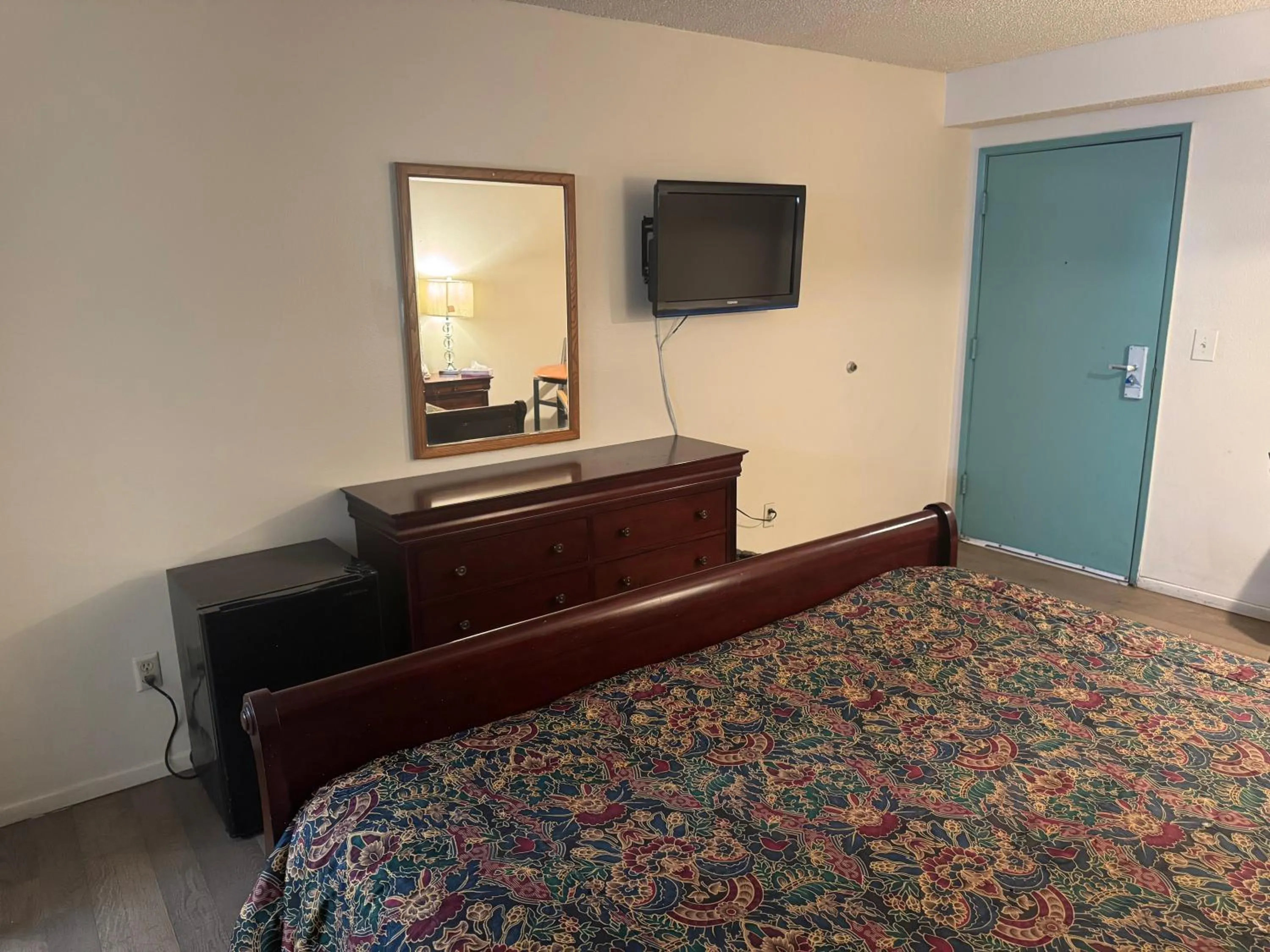 Bed in Best Star Inn - Montebello, Los Angeles