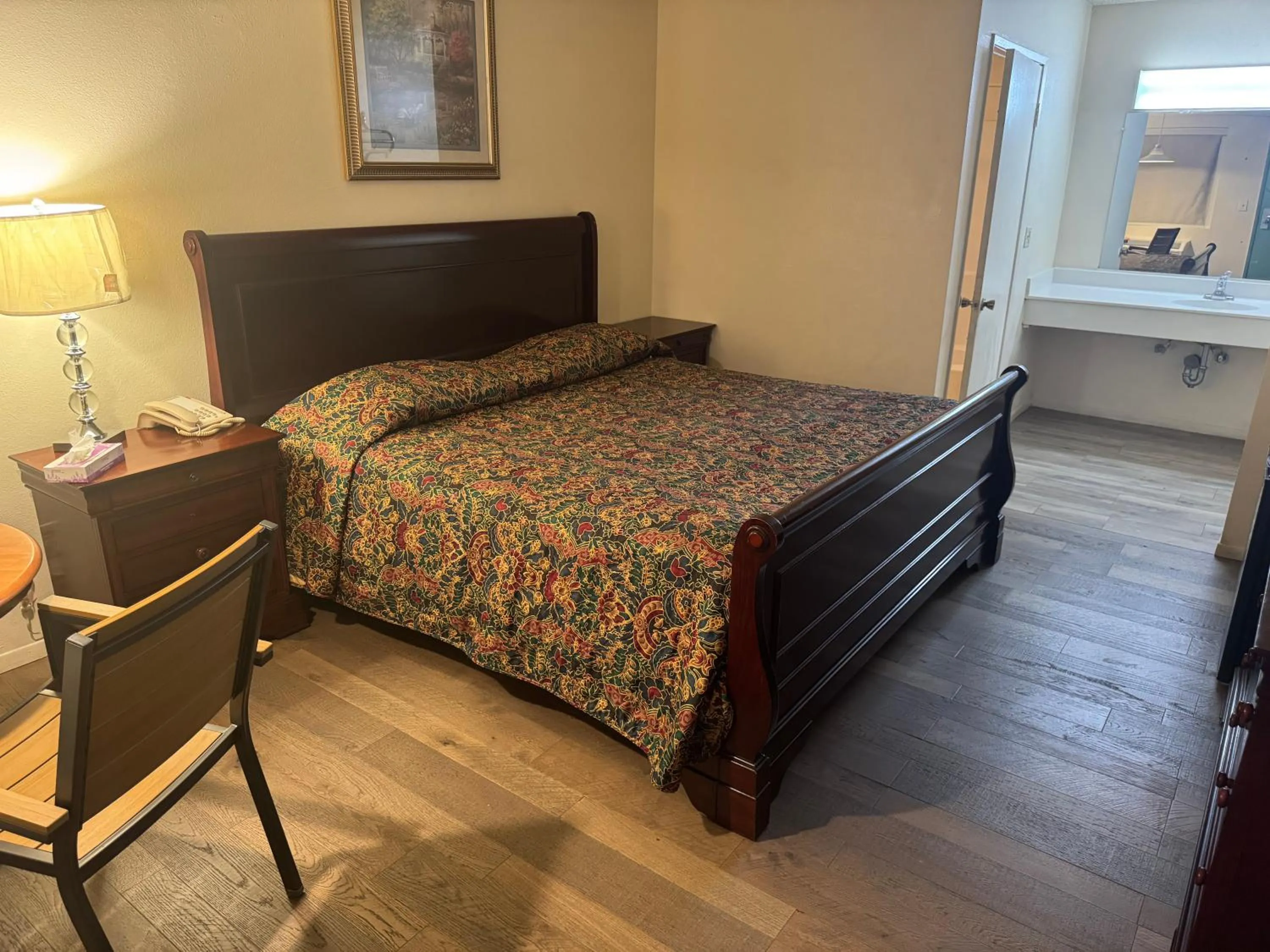 Bed in Best Star Inn - Montebello, Los Angeles