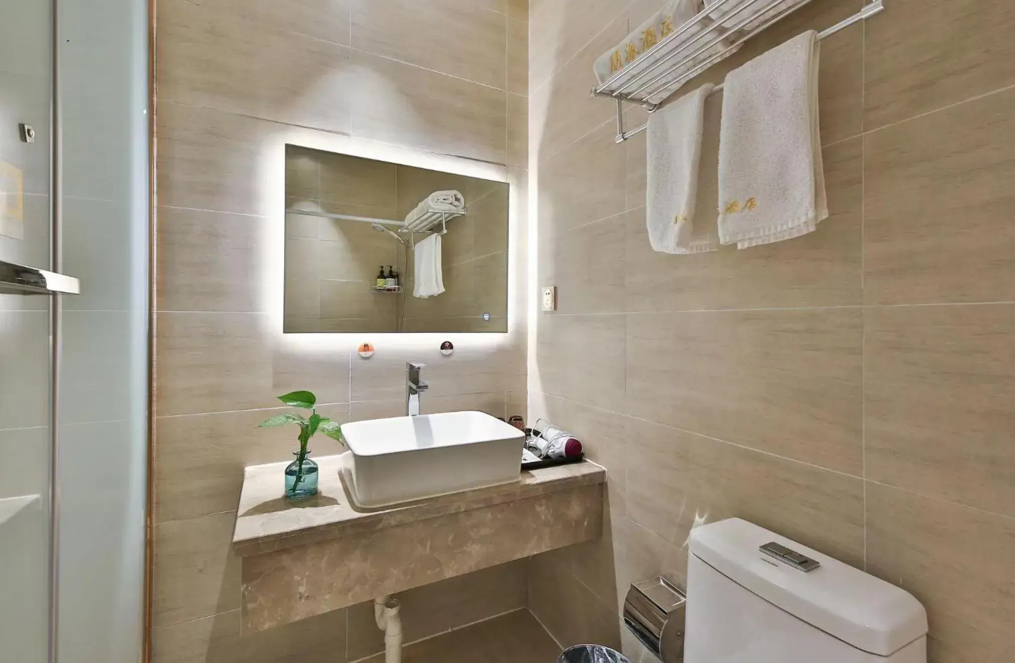 Superior Queen Room in Shanghai Pengpai Art Youth Hotel Superior Queen Room in Shanghai Pengpai Art Youth Hotel