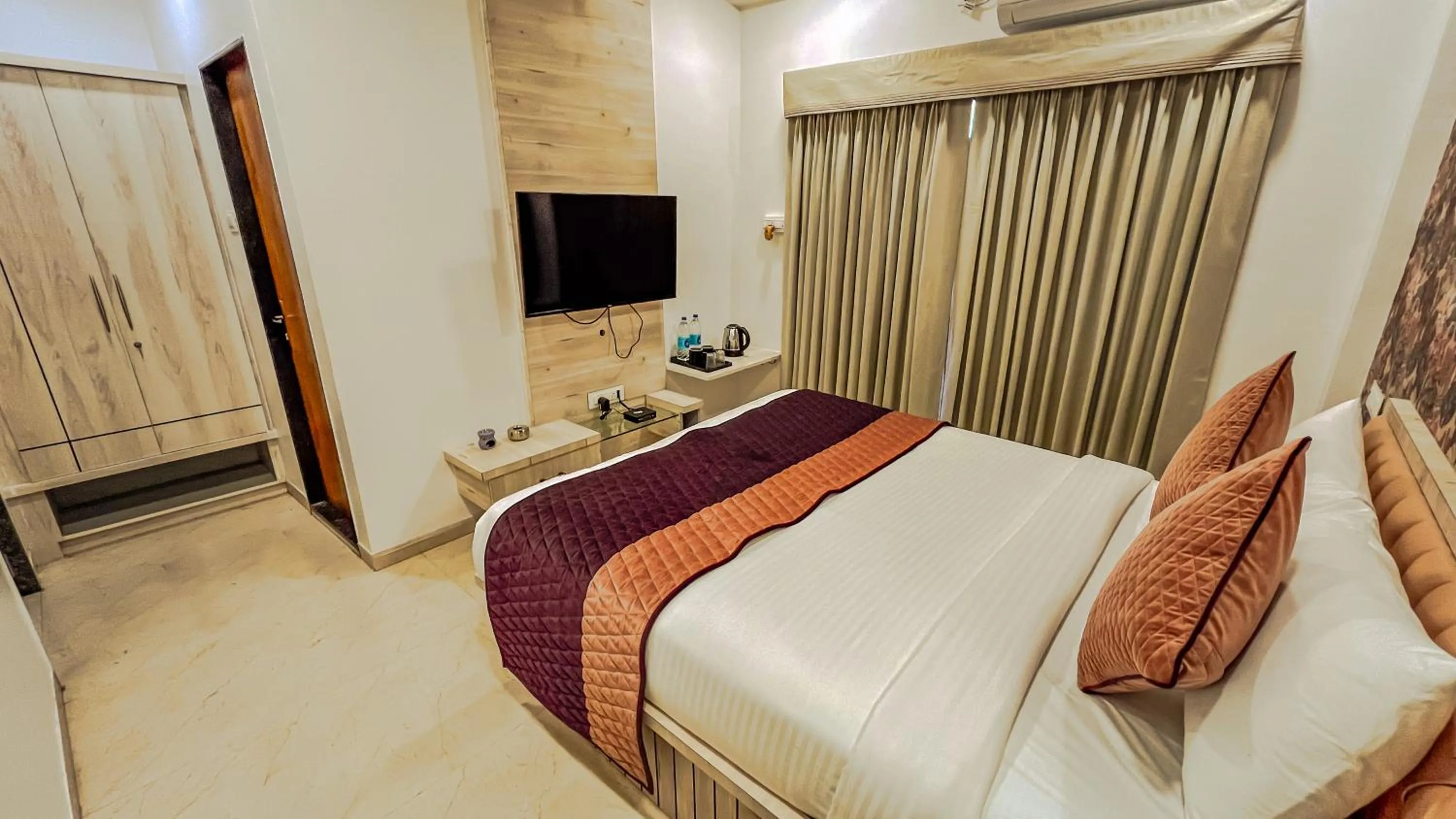 VIP, Bed in Regenta Bharti Amusement & Adventure Resort Pune, Urulikanchan