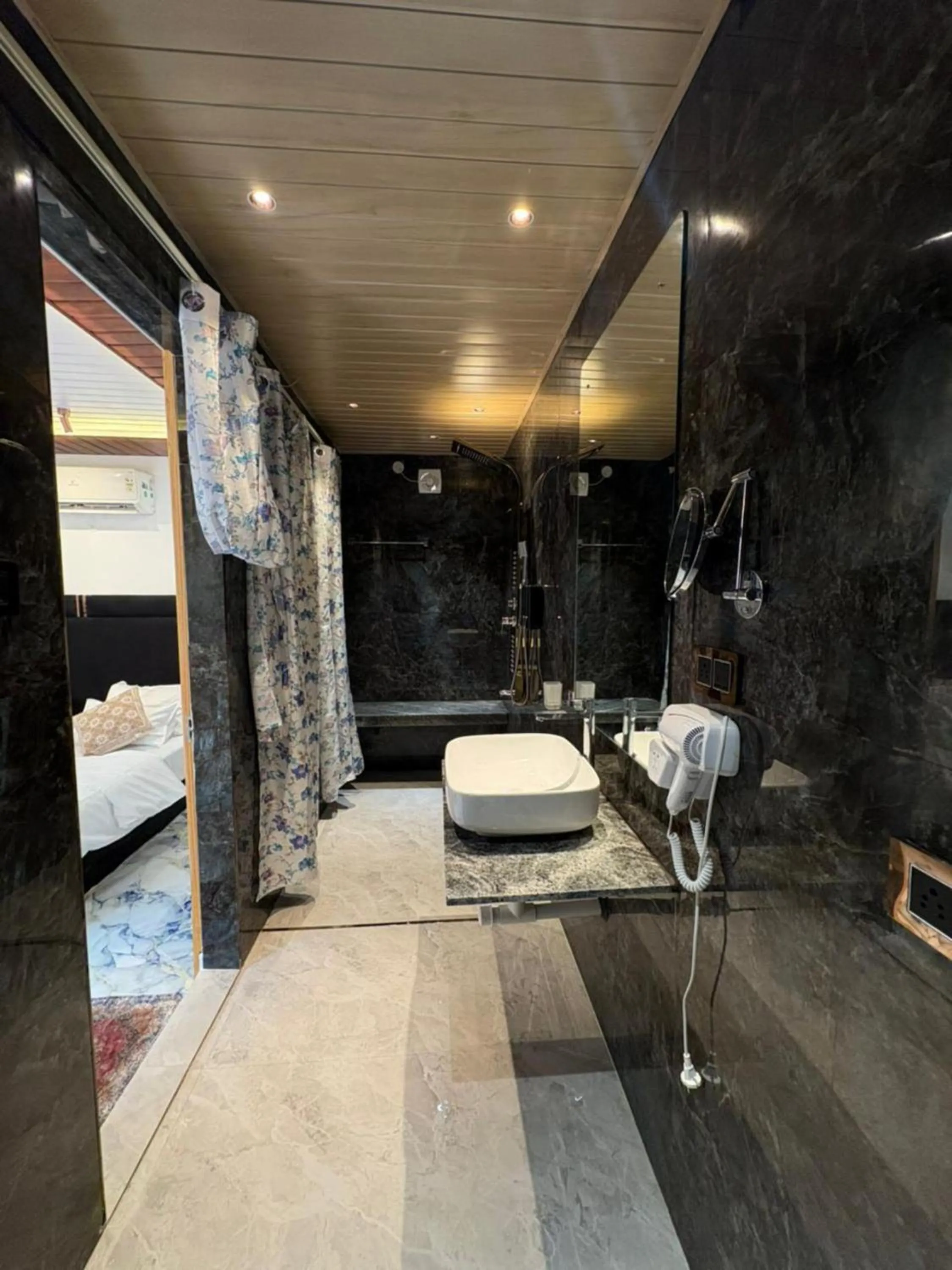 Bathroom in The Charming Nights