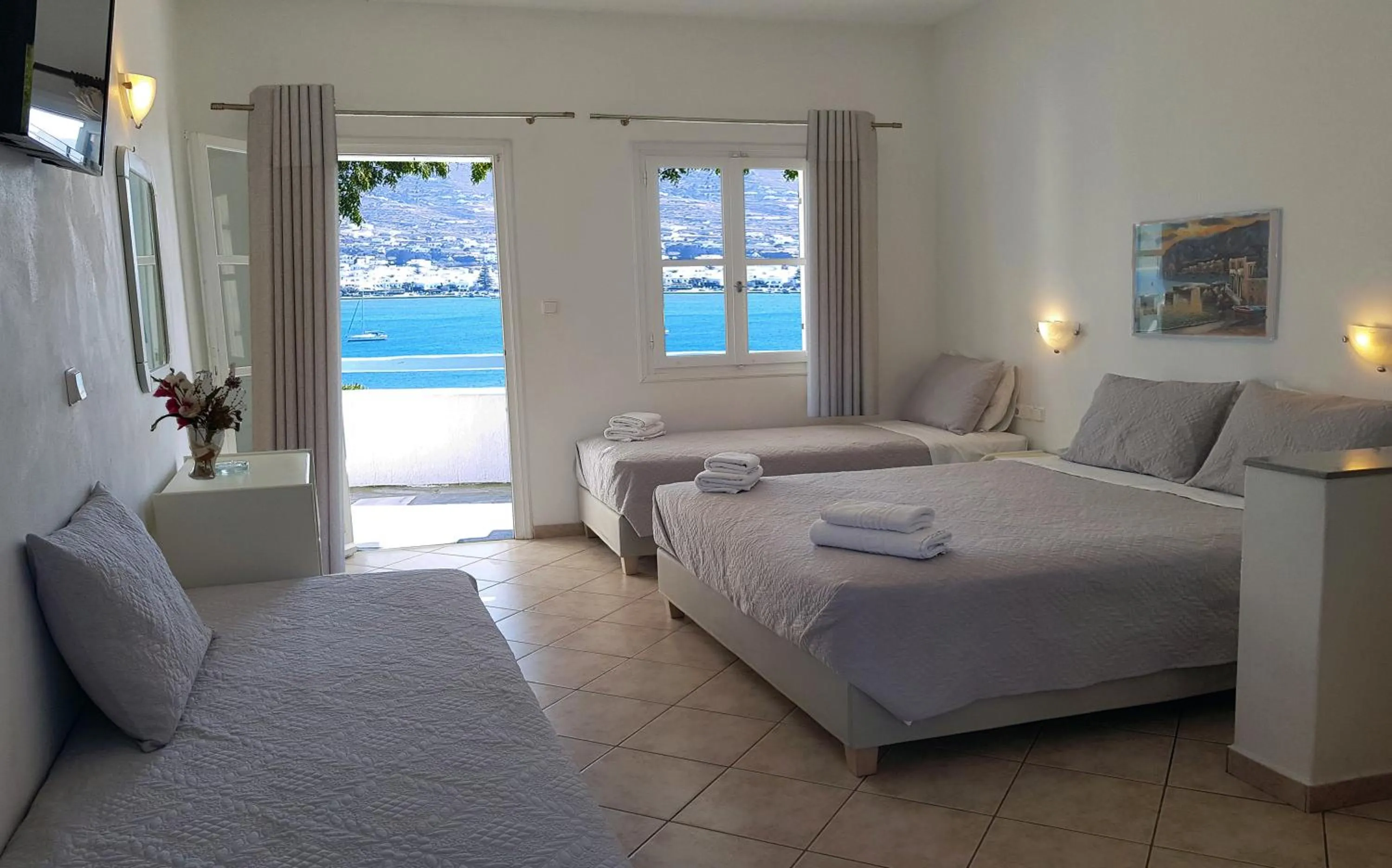 Photo of the whole room, Bed in Paros Paradise Apartments