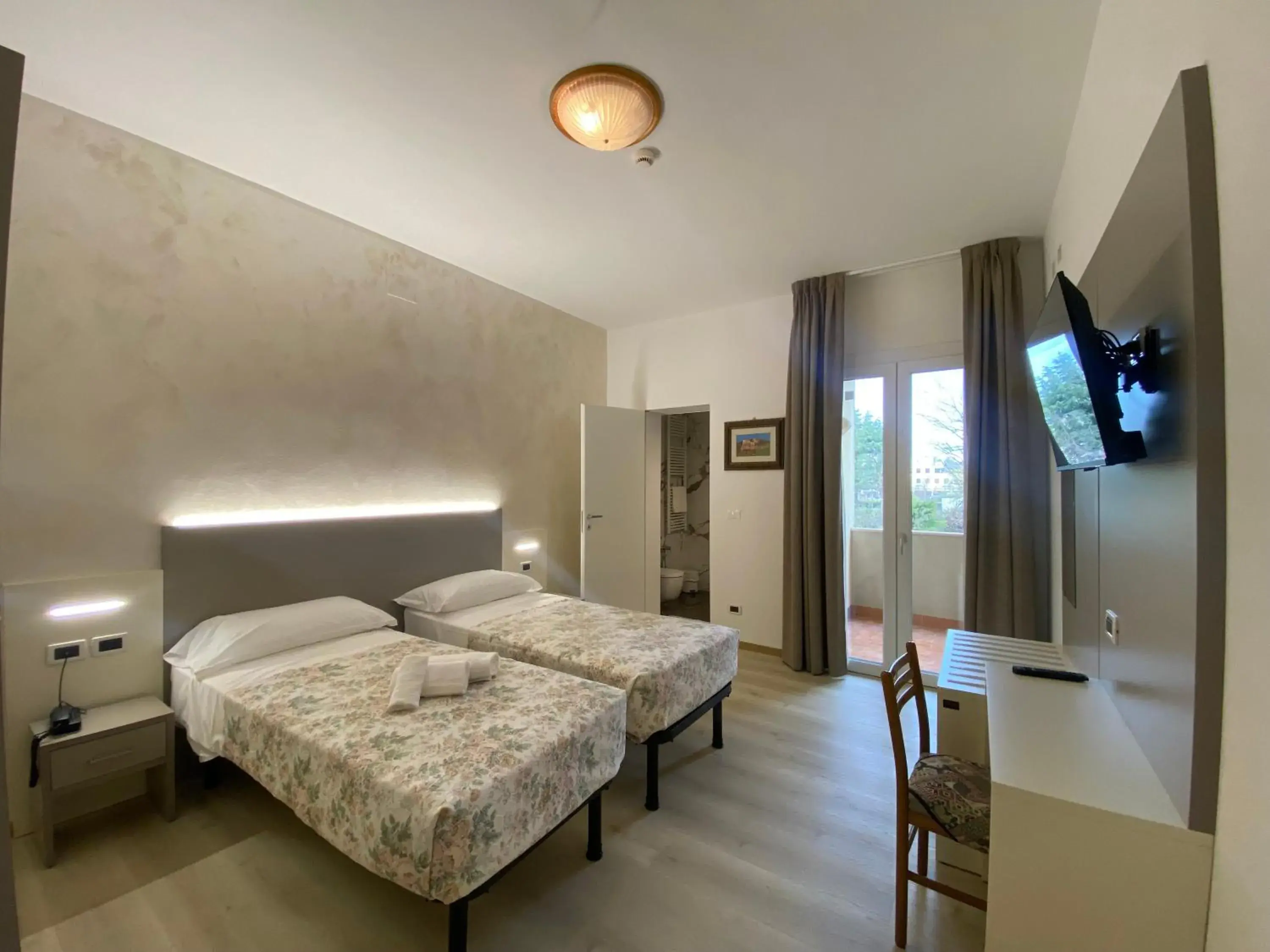 Twin Room in Hotel Lanterna Padova Twin Room in Hotel Lanterna Padova