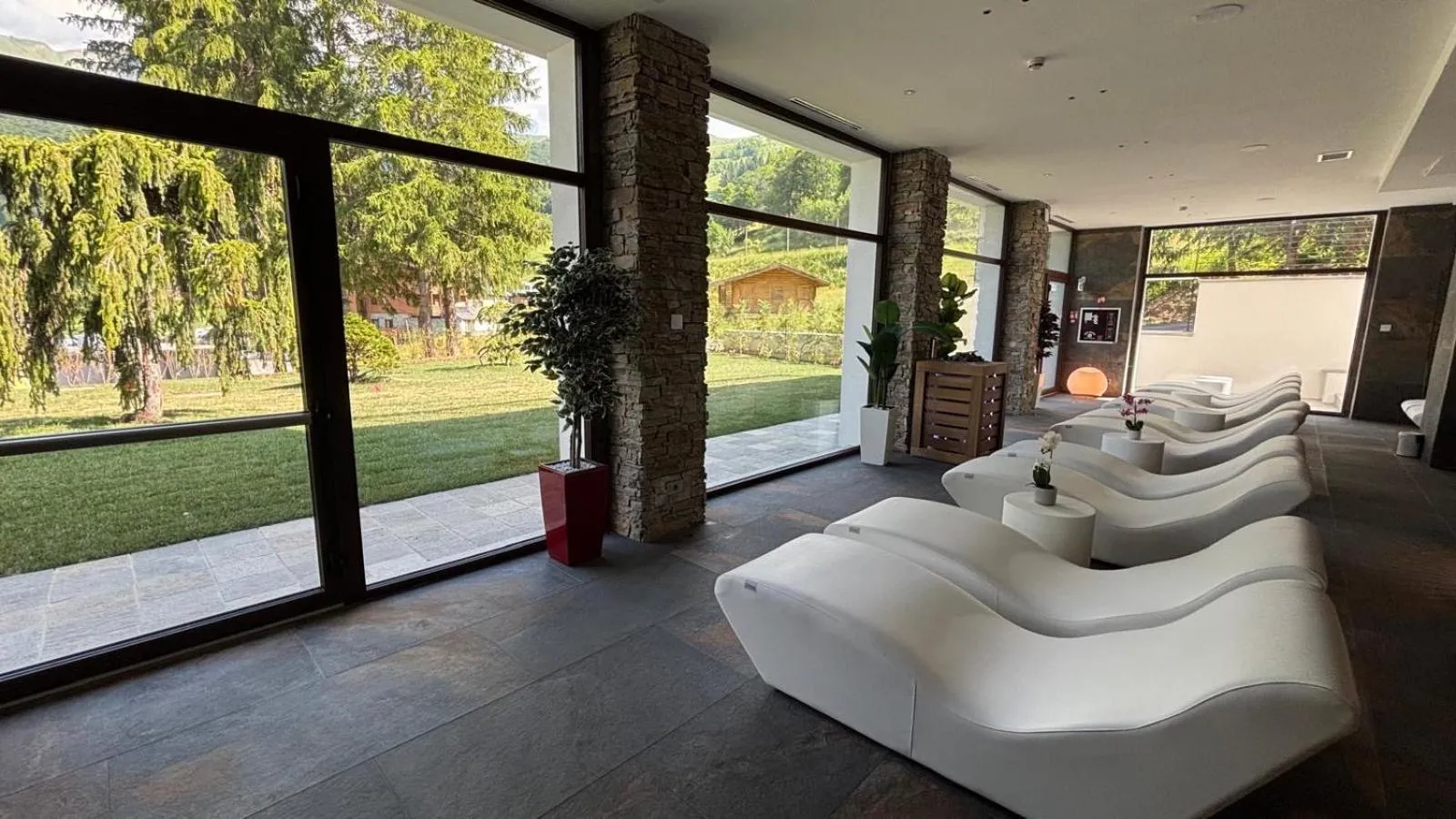 Garden in Riserva Bianca Limone Hotel & SPA
