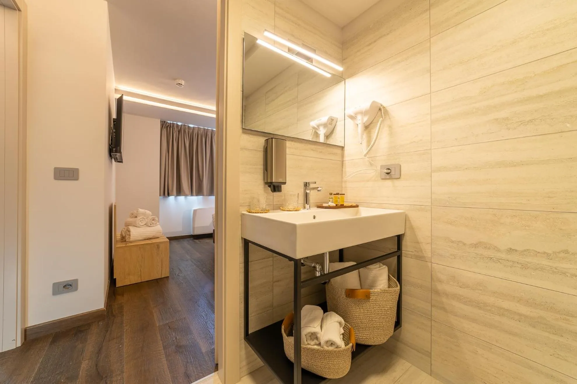 Bathroom in Riserva Bianca Limone Hotel & SPA