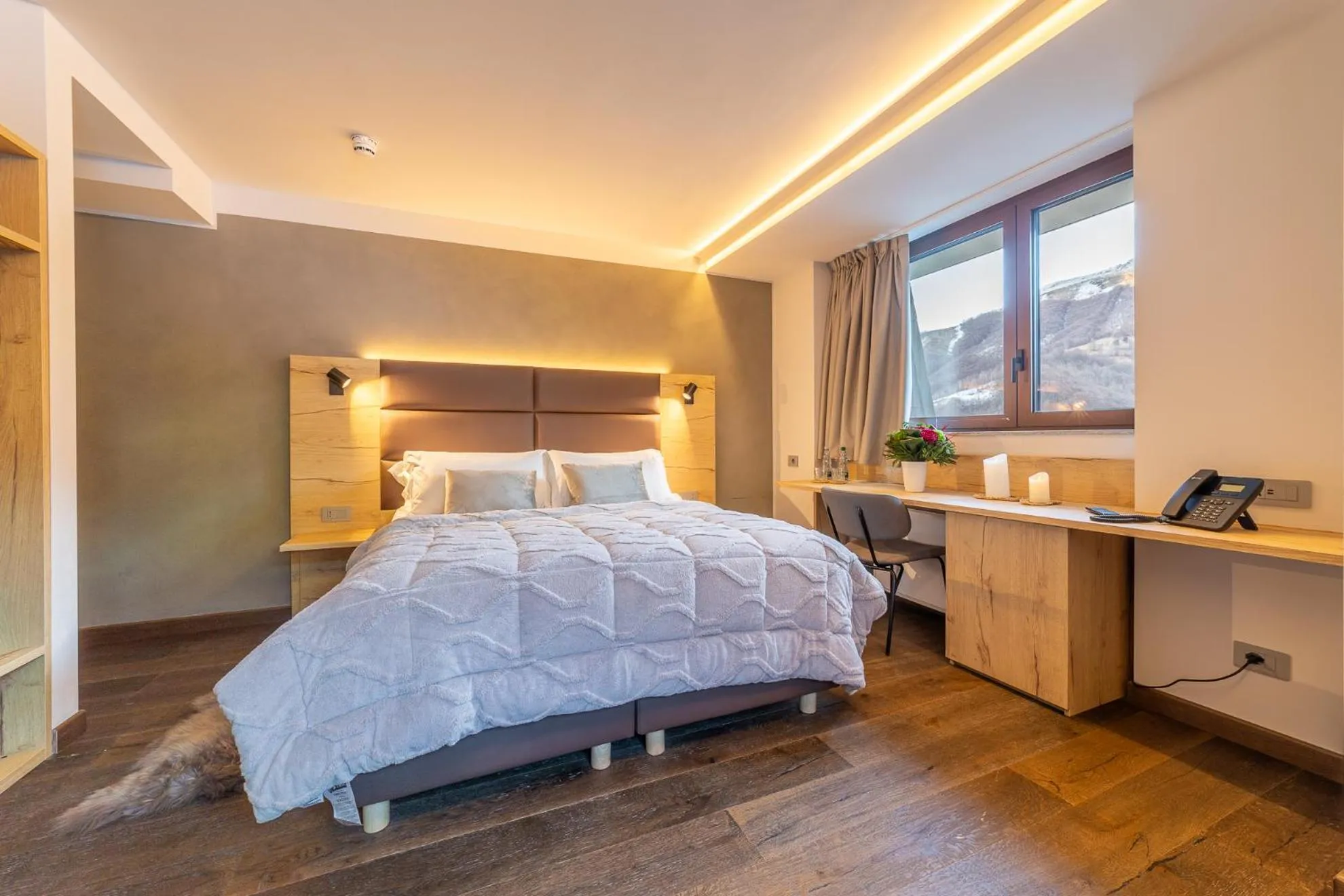 Photo of the whole room, Bed in Riserva Bianca Limone Hotel & SPA