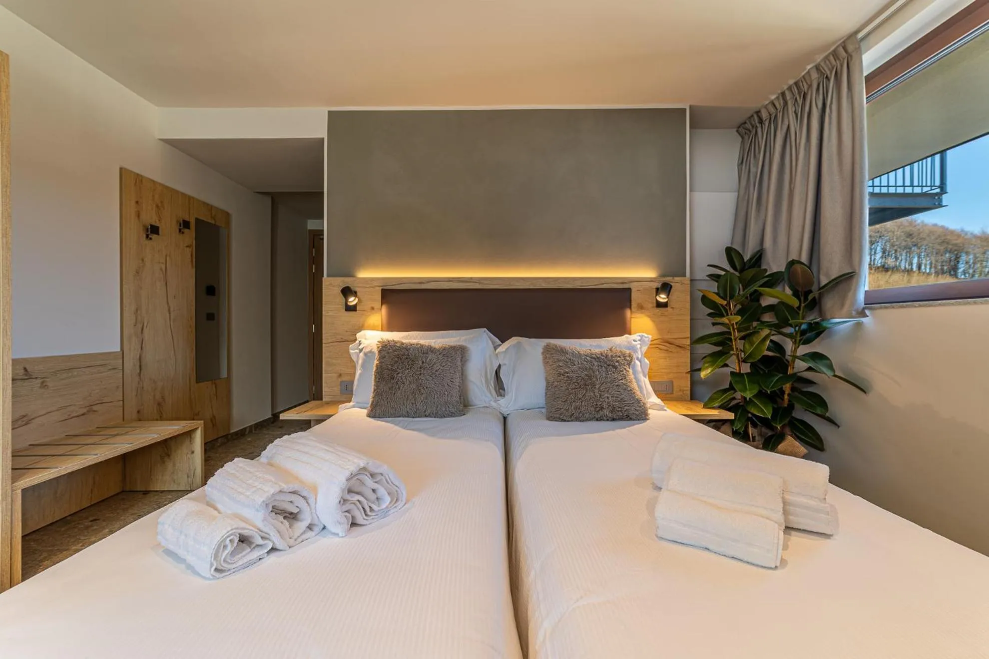 Photo of the whole room, Bed in Riserva Bianca Limone Hotel & SPA