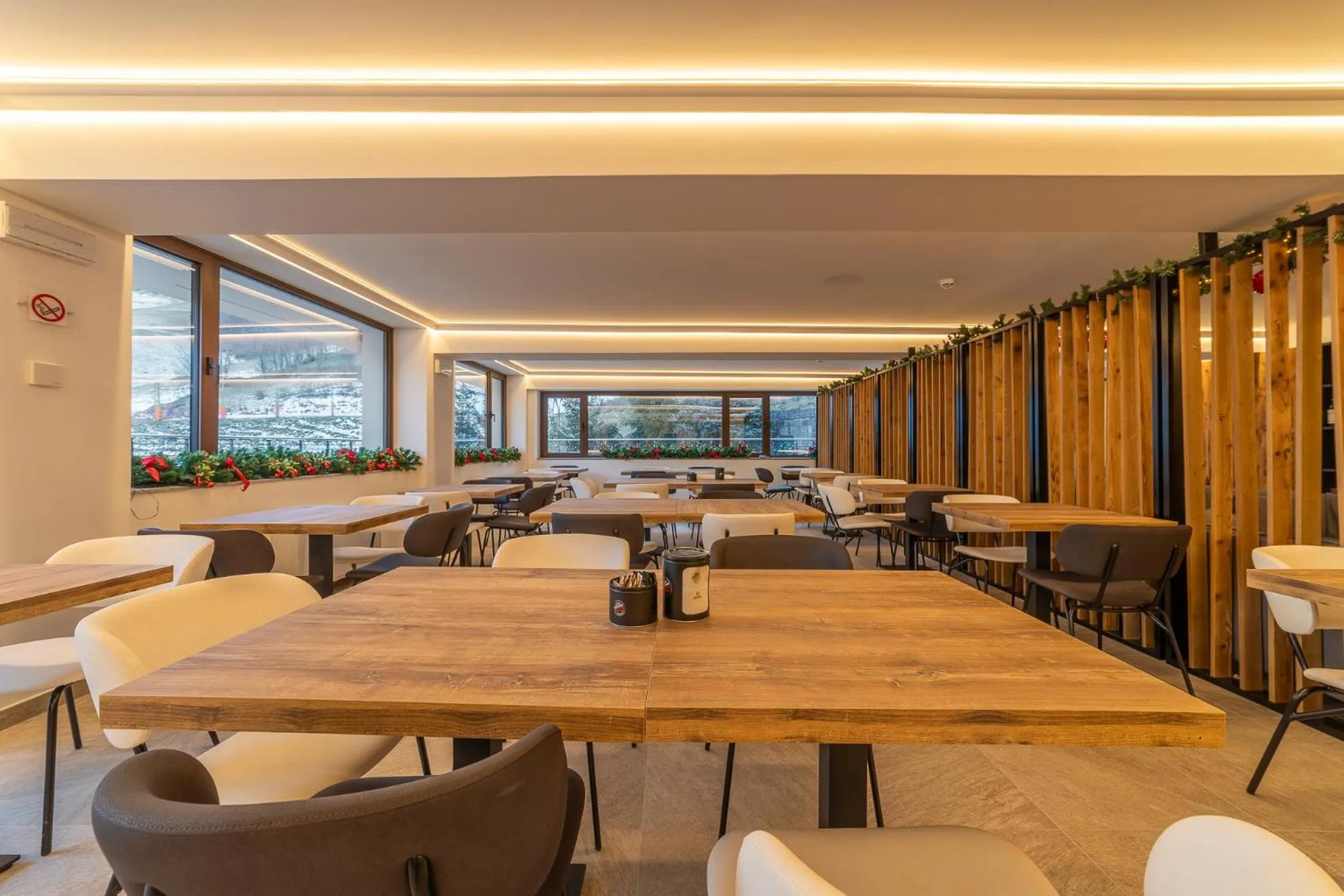 Lounge or bar in Riserva Bianca Limone Hotel & SPA