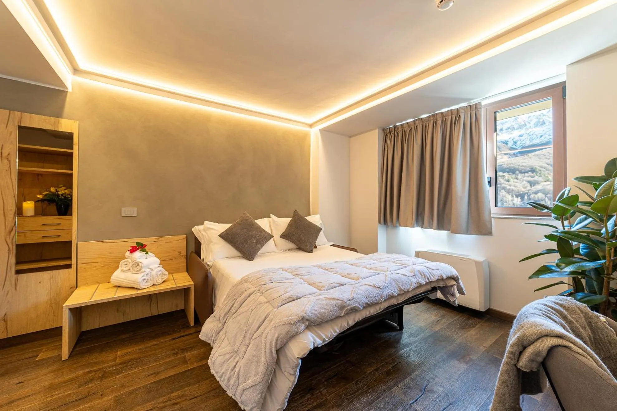 Photo of the whole room, Bed in Riserva Bianca Limone Hotel & SPA