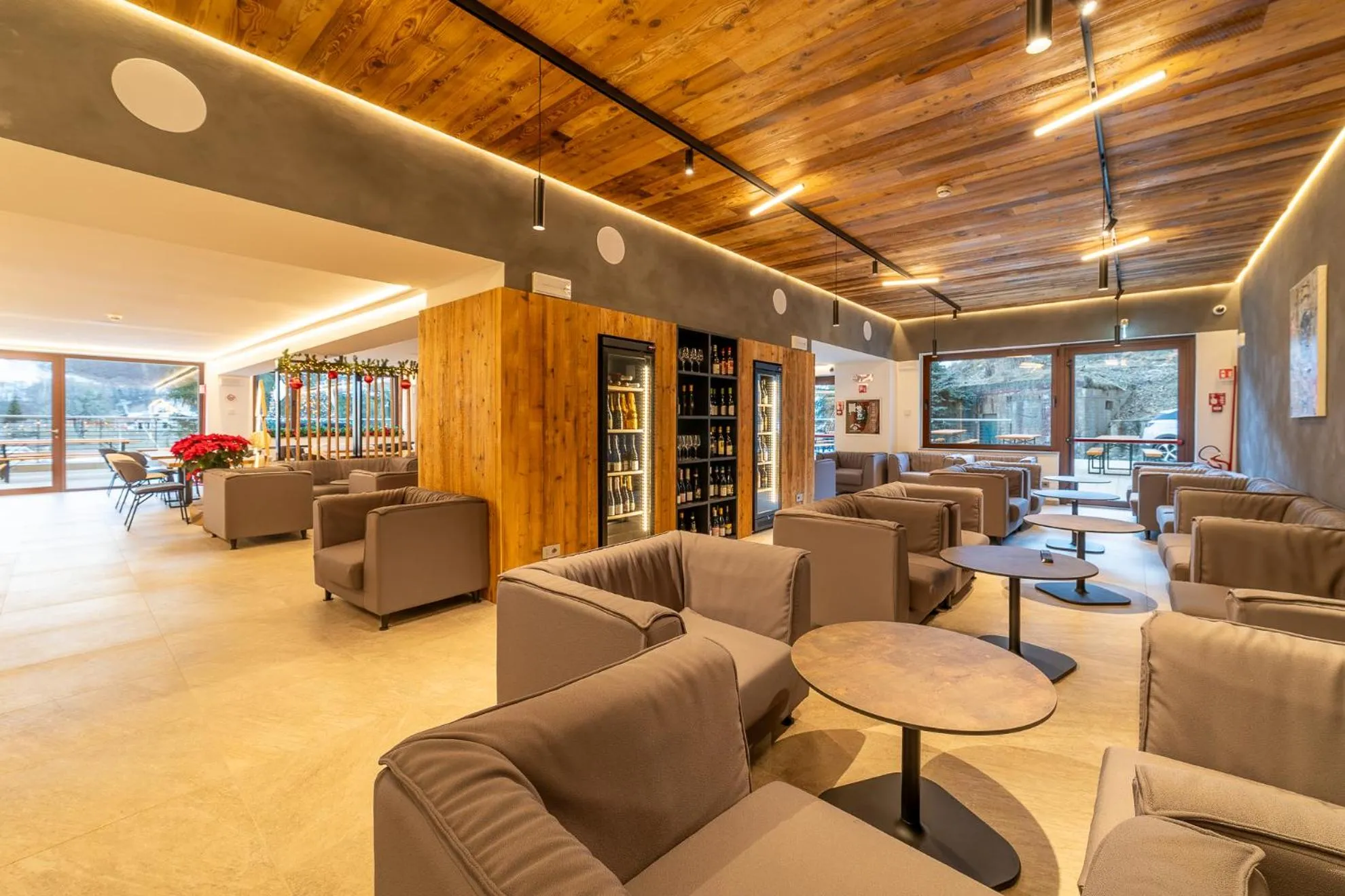 Lounge or bar in Riserva Bianca Limone Hotel & SPA