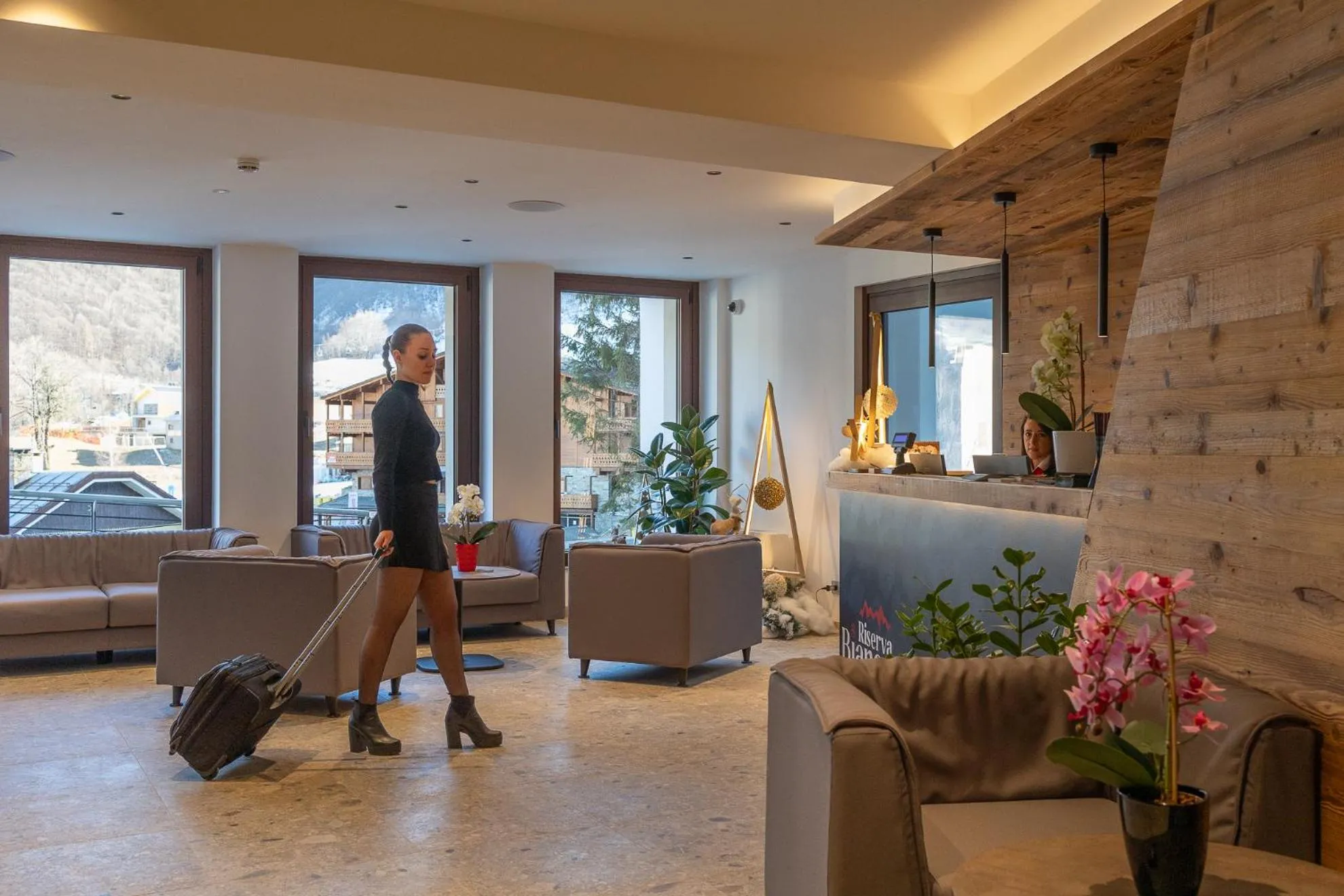 Lobby or reception in Riserva Bianca Limone Hotel & SPA