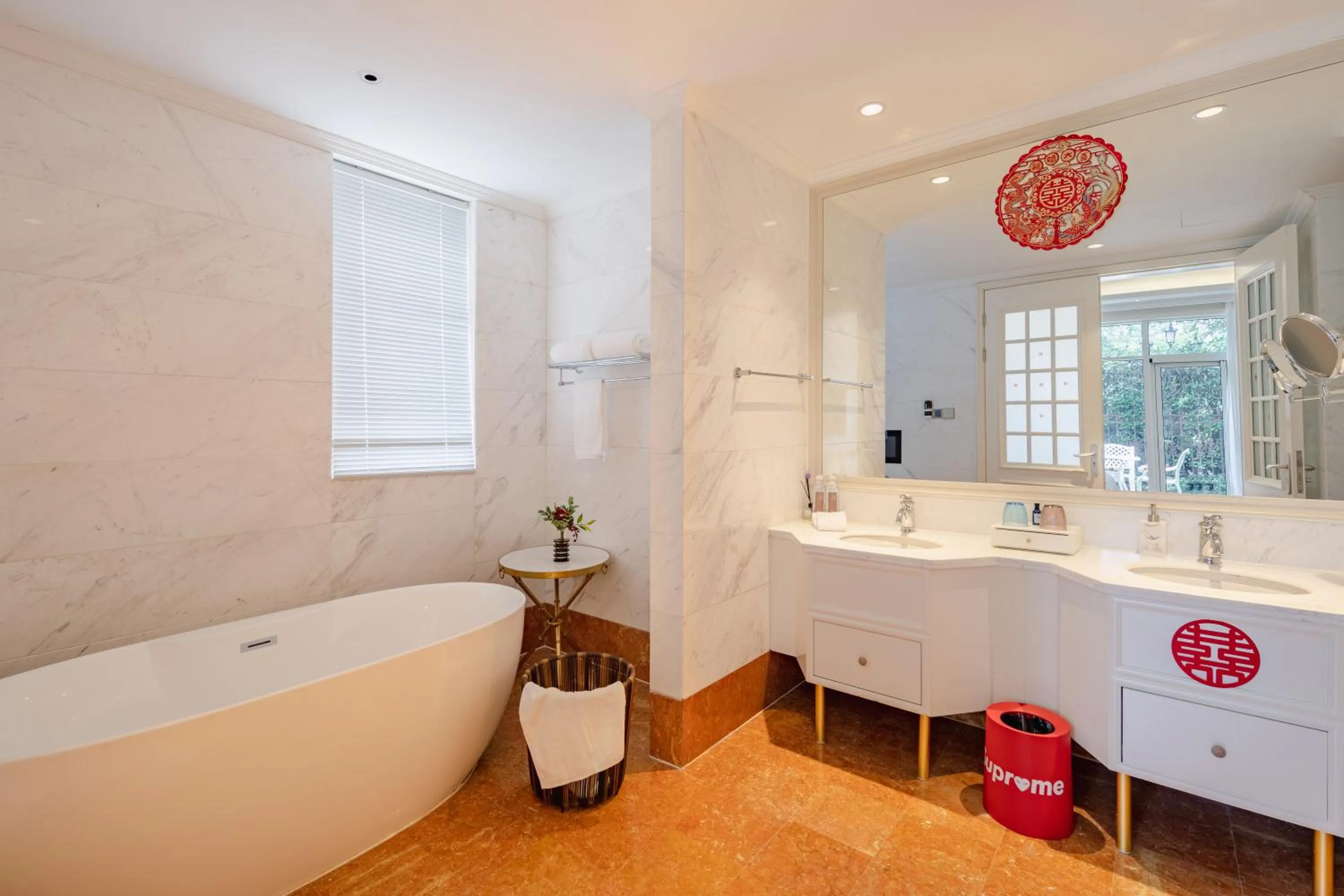 Toilet in NARADA Resort Shanghai Hotel Disney Store