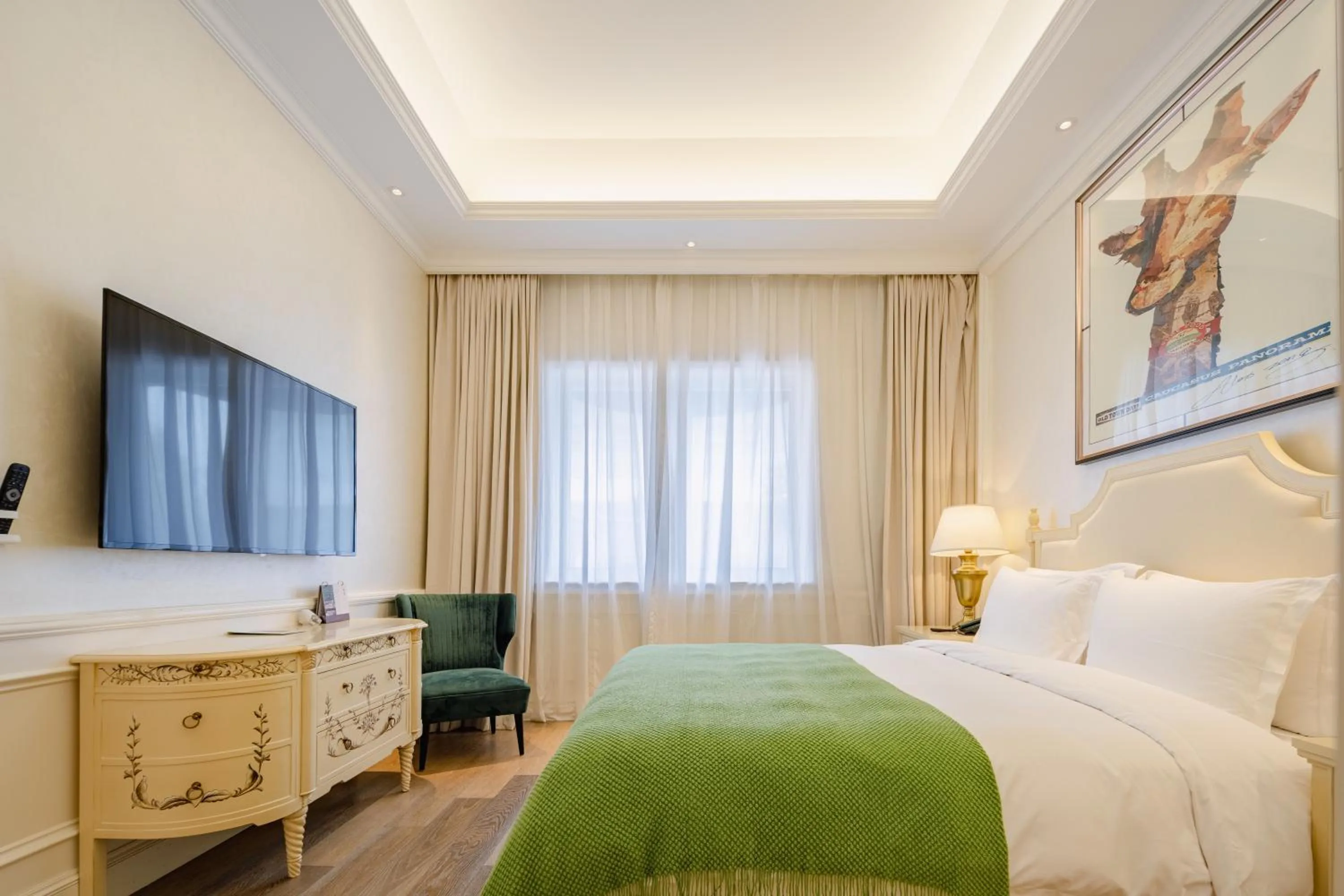 Photo of the whole room, Bed in NARADA Resort Shanghai Hotel Disney Store