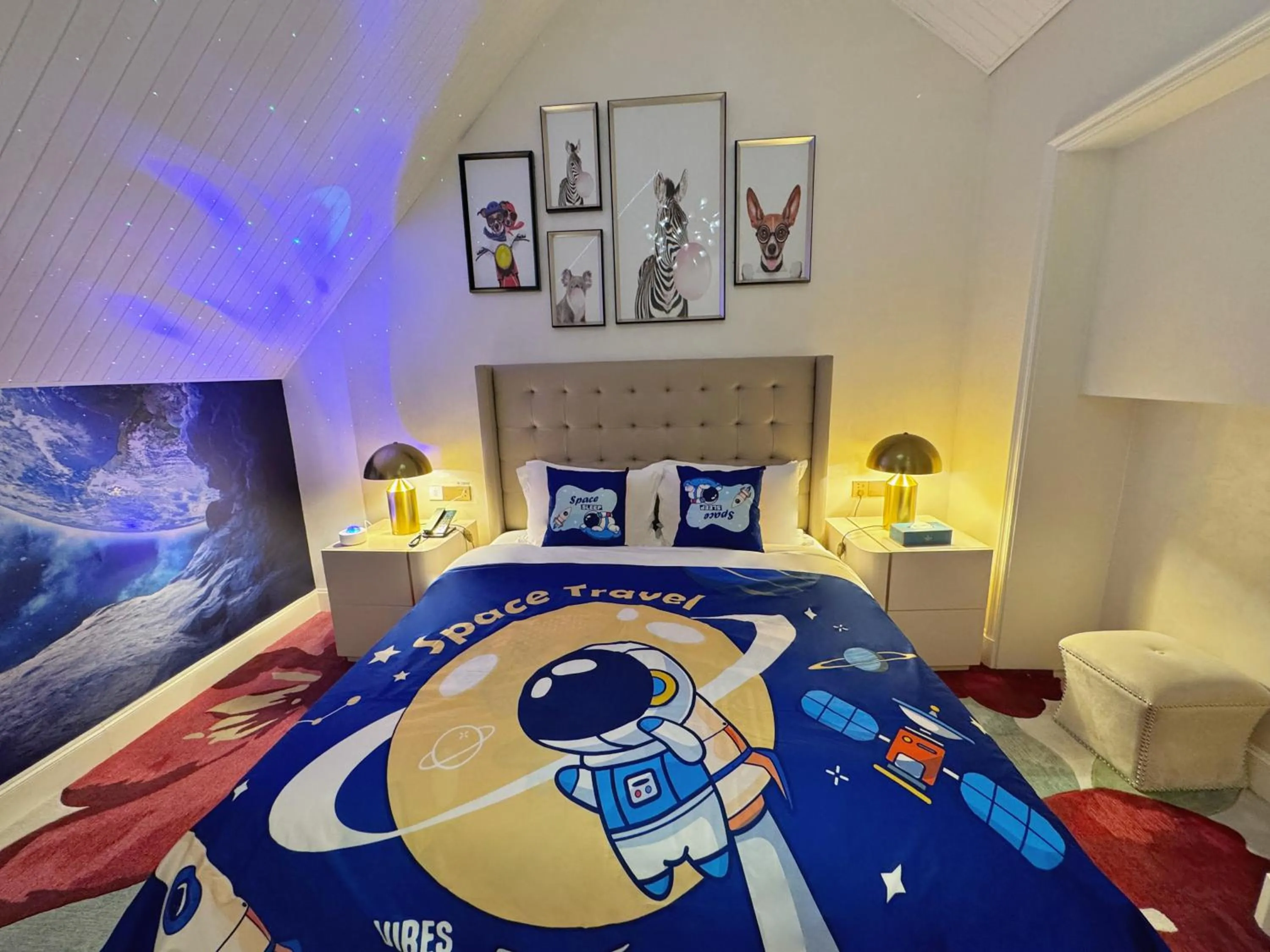 Bed in NARADA Resort Shanghai Hotel Disney Store