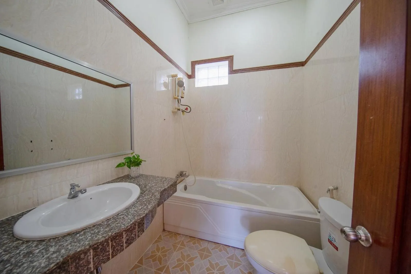 Shower in Twin Villa Siem Reap
