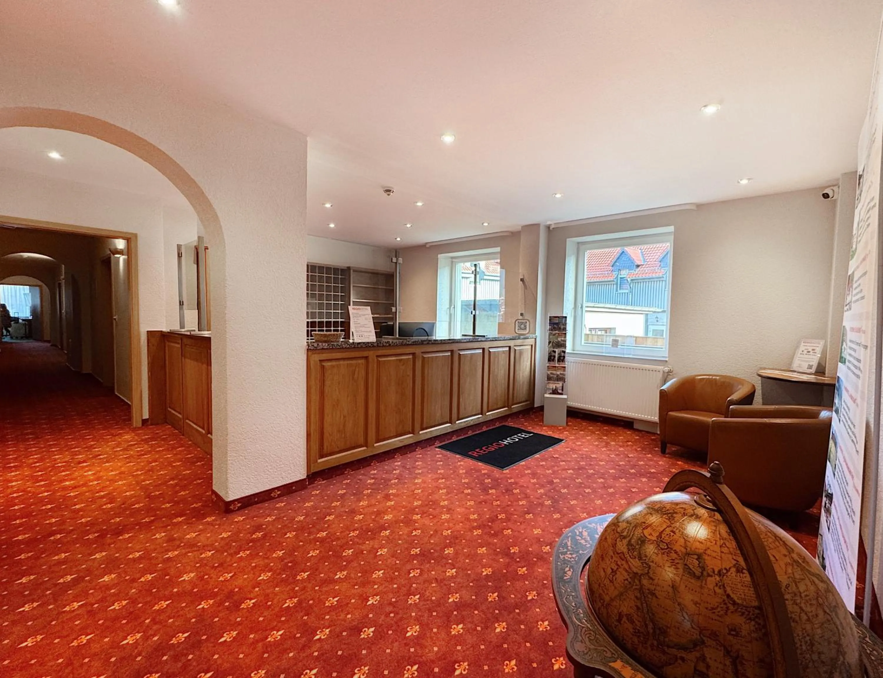 Lobby or reception in REGIOHOTEL Bunte Stadt Wernigerode - #DirektInDerAltstadt #PrimaFrühstück #TopPreisLeistung #FrischRenoviert