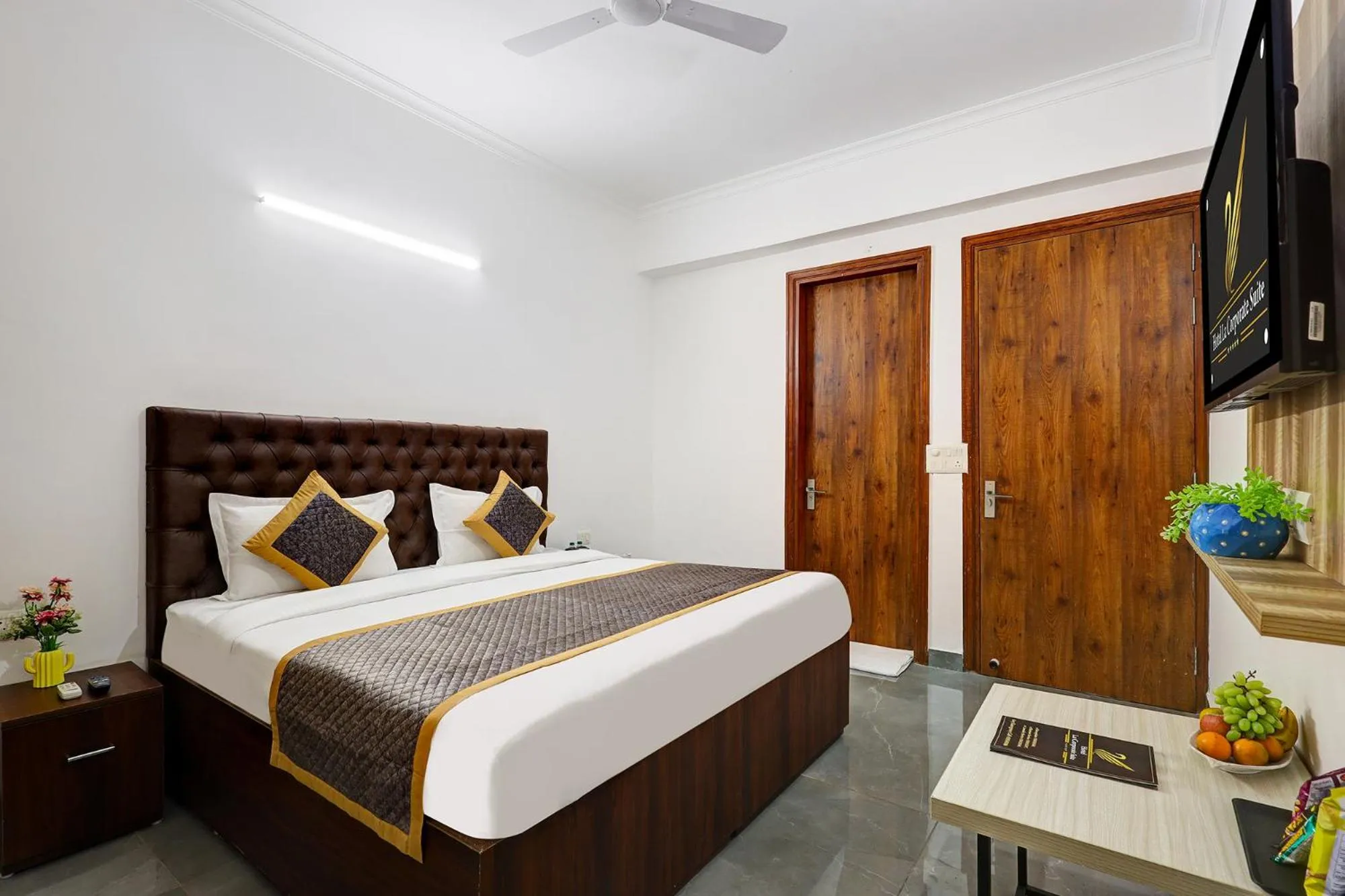 Bed in FabHotel La Corporate Suite