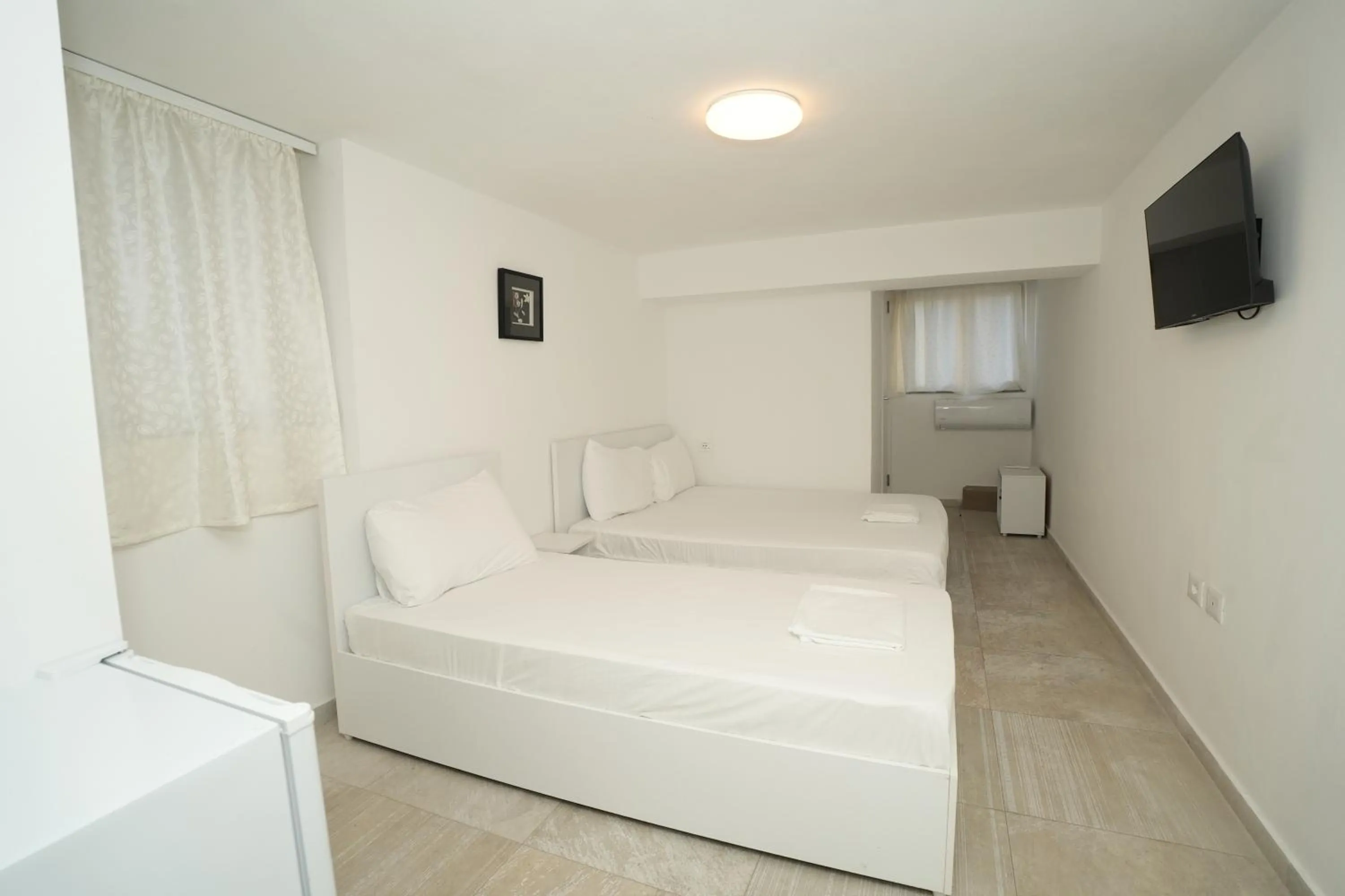 Bedroom, Bed in Enles Hotel