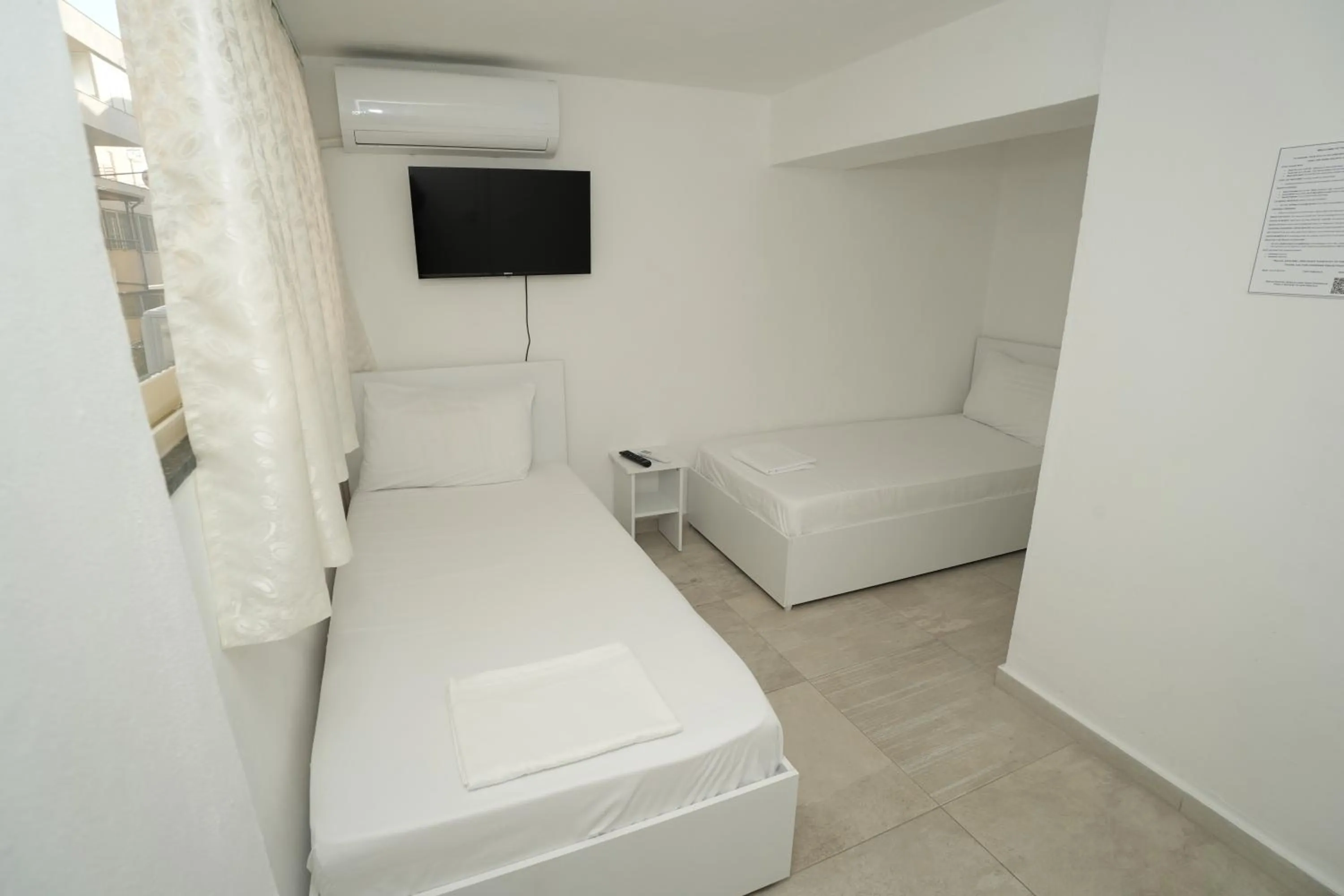 Bedroom, Bed in Enles Hotel