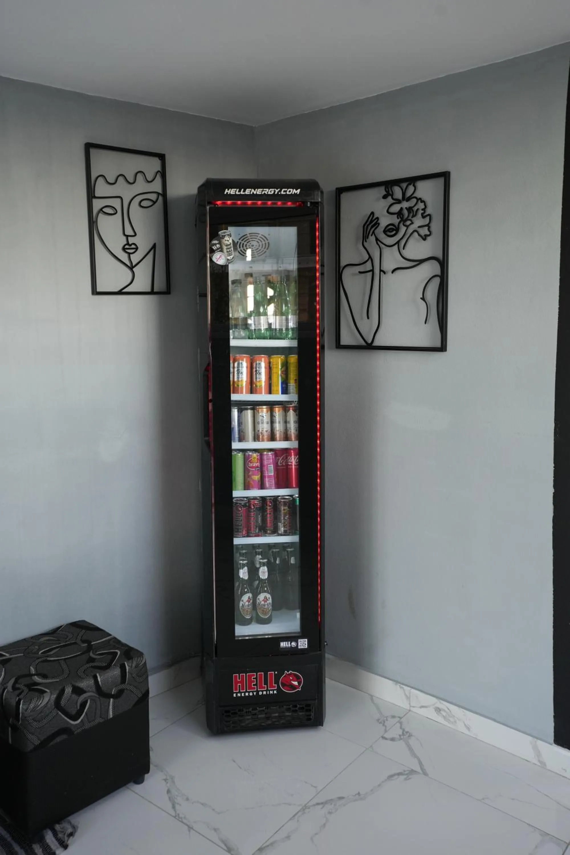 vending machine in Enles Hotel