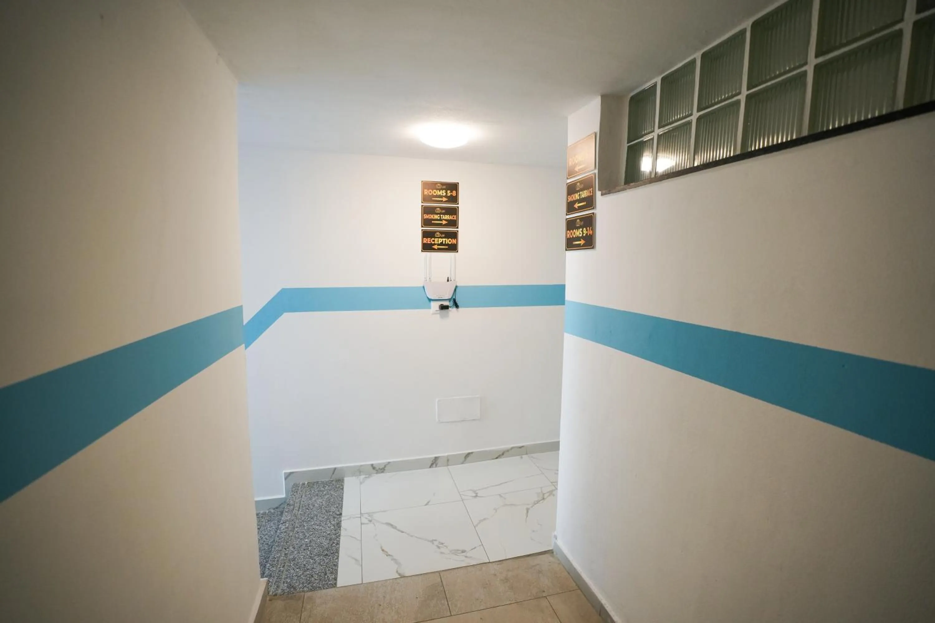 Lobby or reception in Enles Hotel